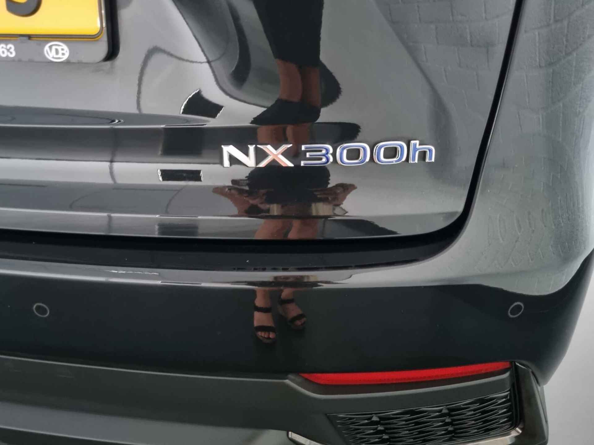 Lexus NX 300h AWD F Sport Premium / Apple Carplay - Android Auto / HUD / Panoramadak / Mark Levinson / Trekhaak / Nav - 122/123