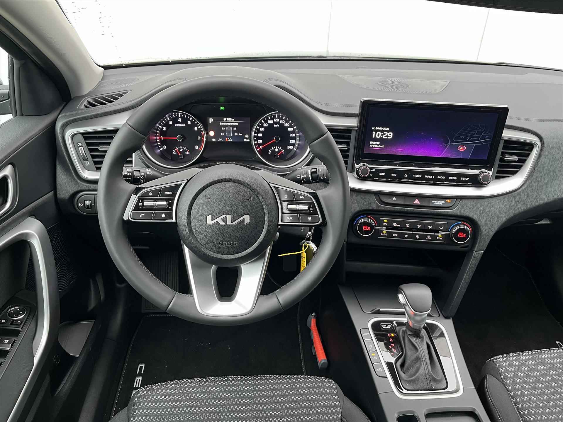 KIA Ceed Sw 1.5 T-GDi 140pk DCT7 DynamicLine | Automaat | Adaptive Cruise Control | Navigate | Carplay | Sensoren V + A | Camera Achter | Climate Control | - 13/42