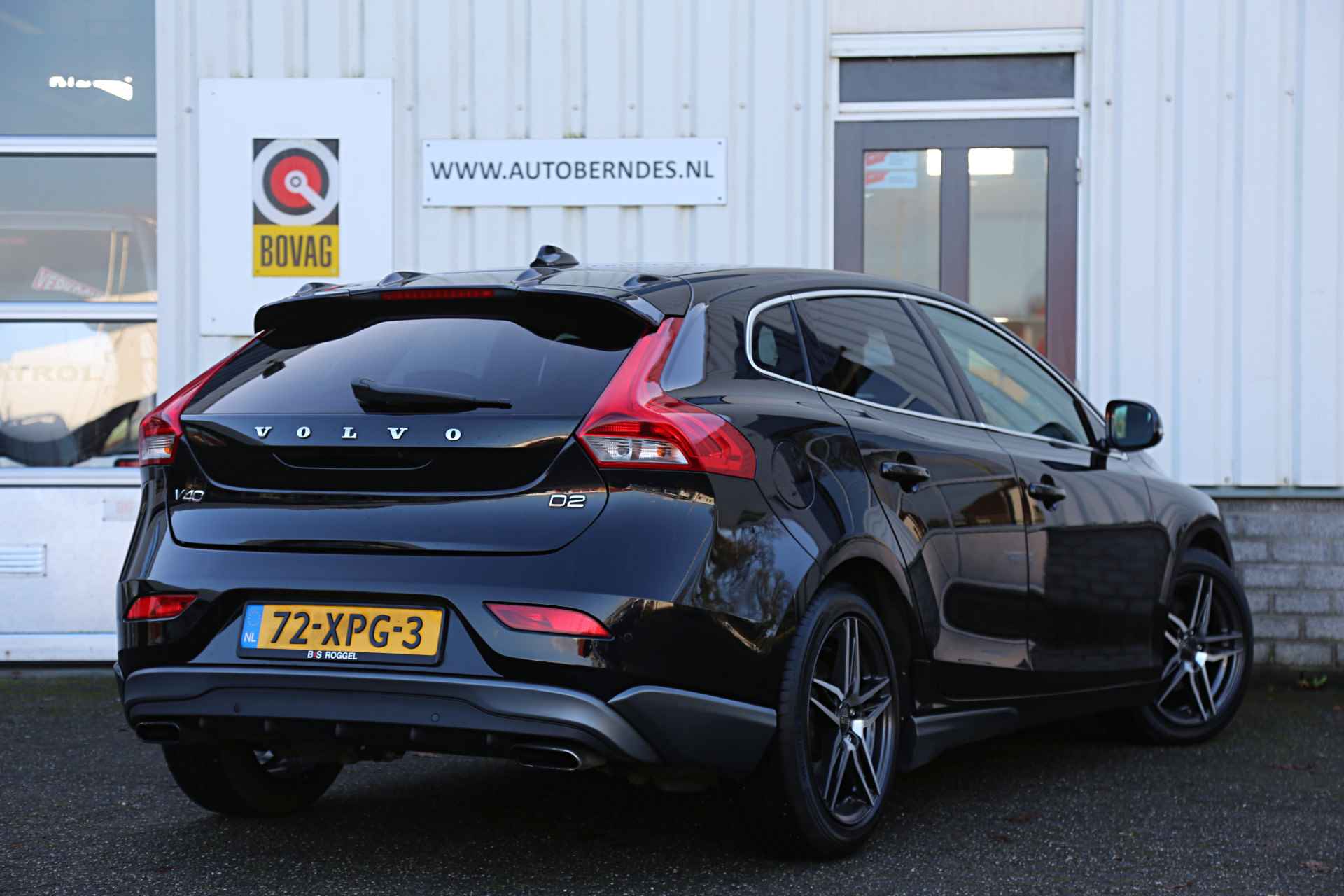 Volvo V40 1.6 D2 Momentum*NL-Auto*Perfect Onderh.*Navi/Half Leder/Stoelverw./Camera/LED/Parkeersens./17 inch LM* - 2/52