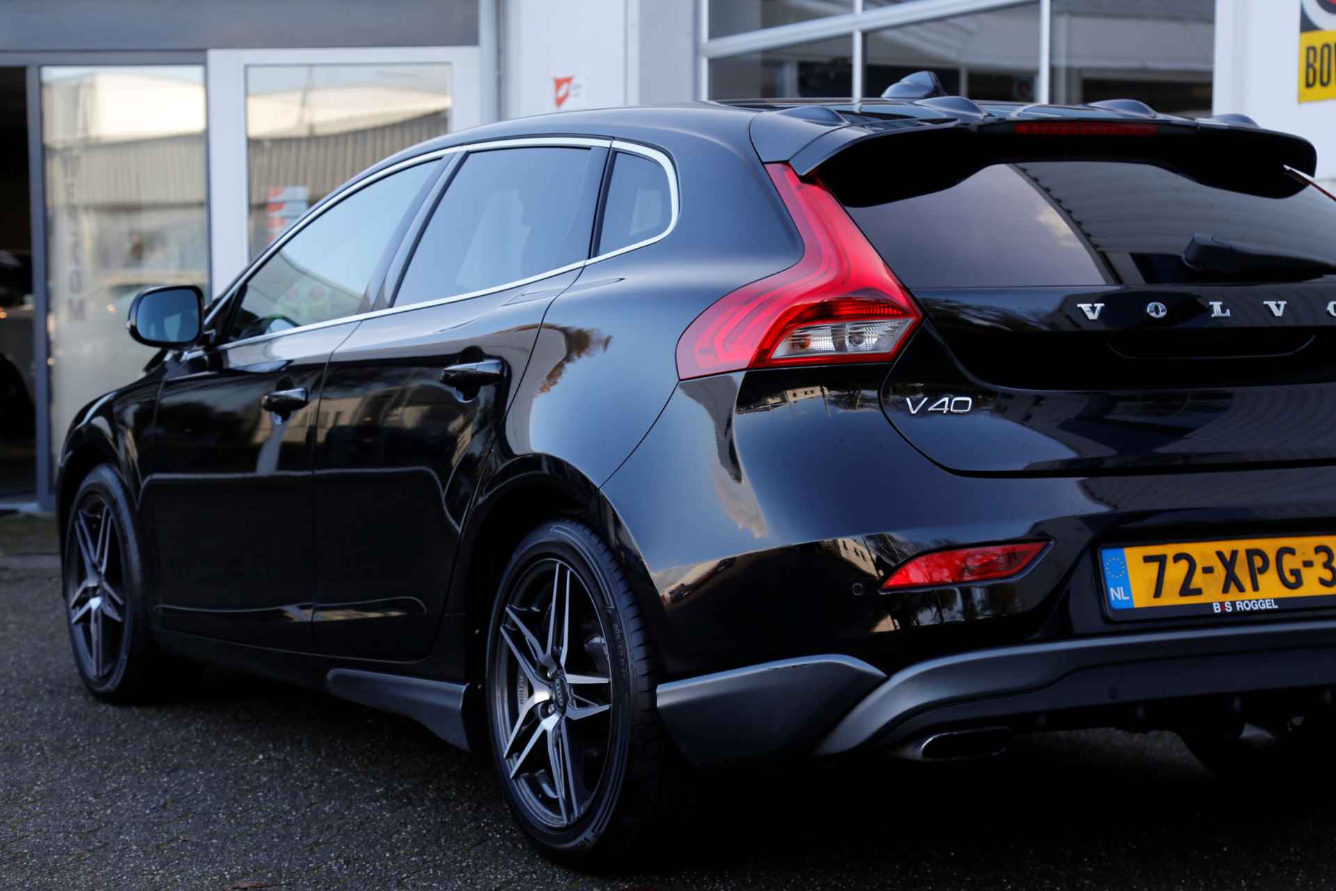 Volvo V40 1.6 D2 Momentum*NL-Auto*Perfect Onderh.*Navi/Half Leder/Stoelverw./Camera/LED/Parkeersens./17 inch LM* - 27/52