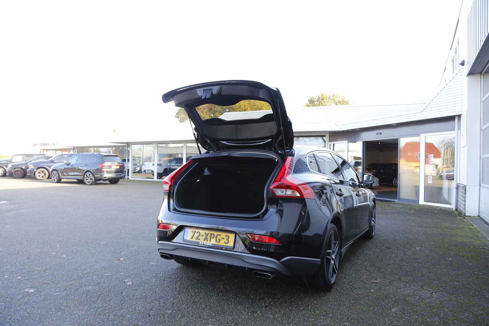 Volvo V40 1.6 D2 Momentum*NL-Auto*Perfect Onderh.*Navi/Half Leder/Stoelverw./Camera/LED/Parkeersens./17 inch LM* - 30/52