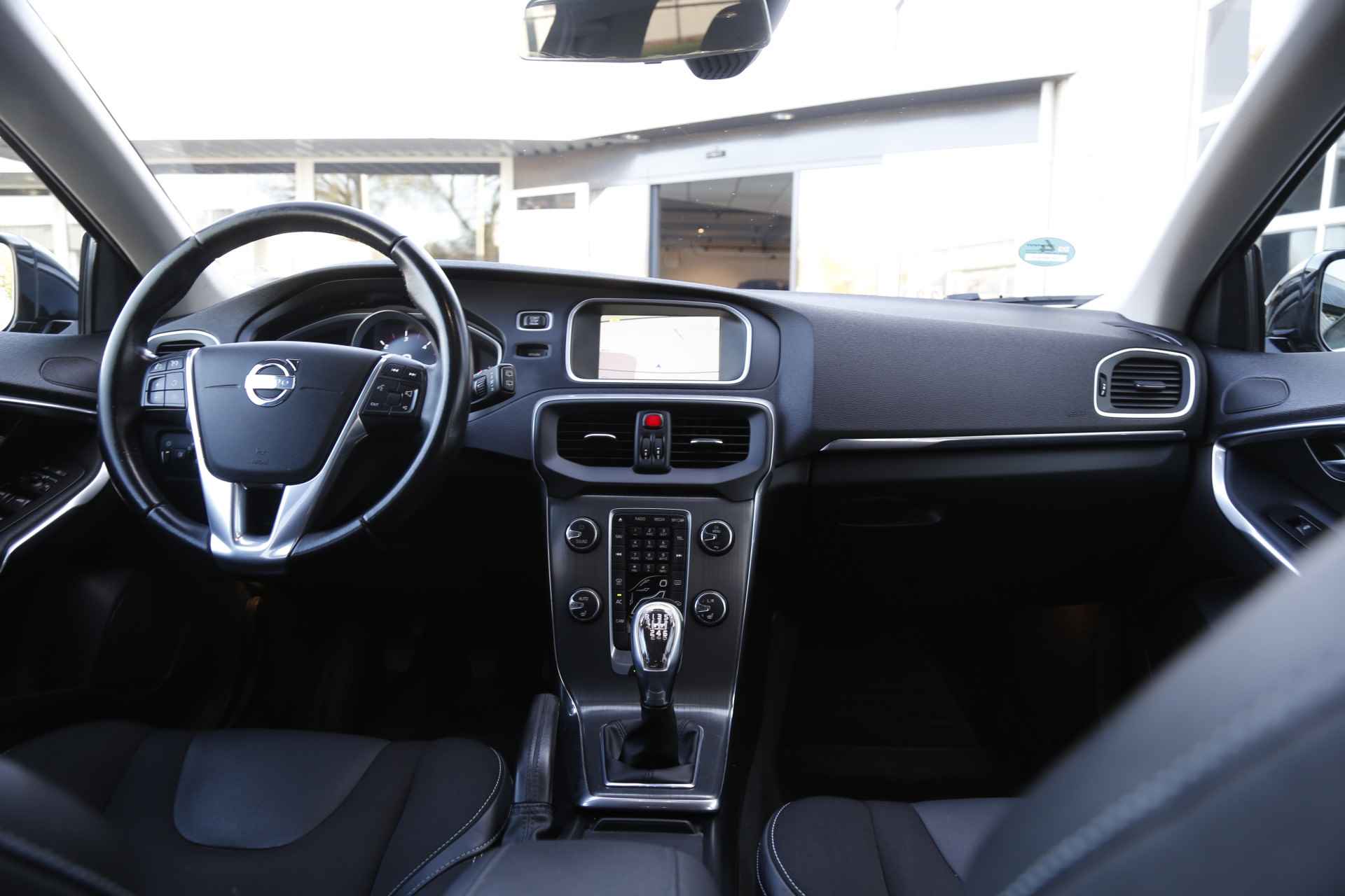 Volvo V40 1.6 D2 Momentum*NL-Auto*Perfect Onderh.*Navi/Half Leder/Stoelverw./Camera/LED/Parkeersens./17 inch LM* - 36/52