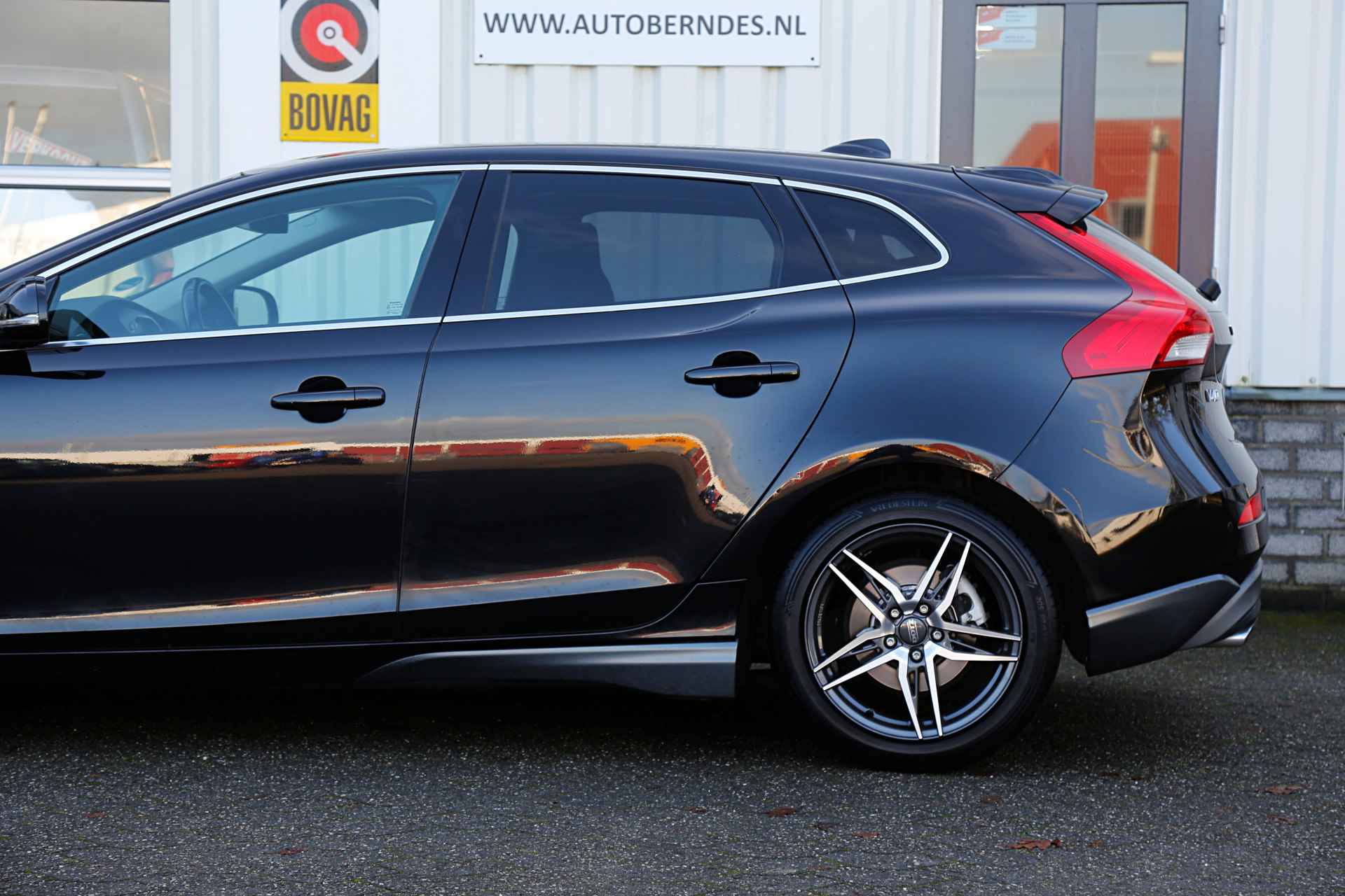 Volvo V40 1.6 D2 Momentum*NL-Auto*Perfect Onderh.*Navi/Half Leder/Stoelverw./Camera/LED/Parkeersens./17 inch LM* - 38/52