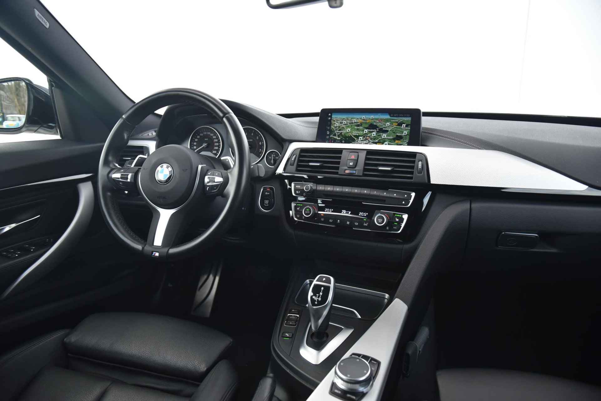 BMW 3 Serie Gran Turismo 320i High Executive M-Sport / 19 Inch / LED-koplampen / Voorstoelen Verwarmd / Getinte Ramen - 12/23