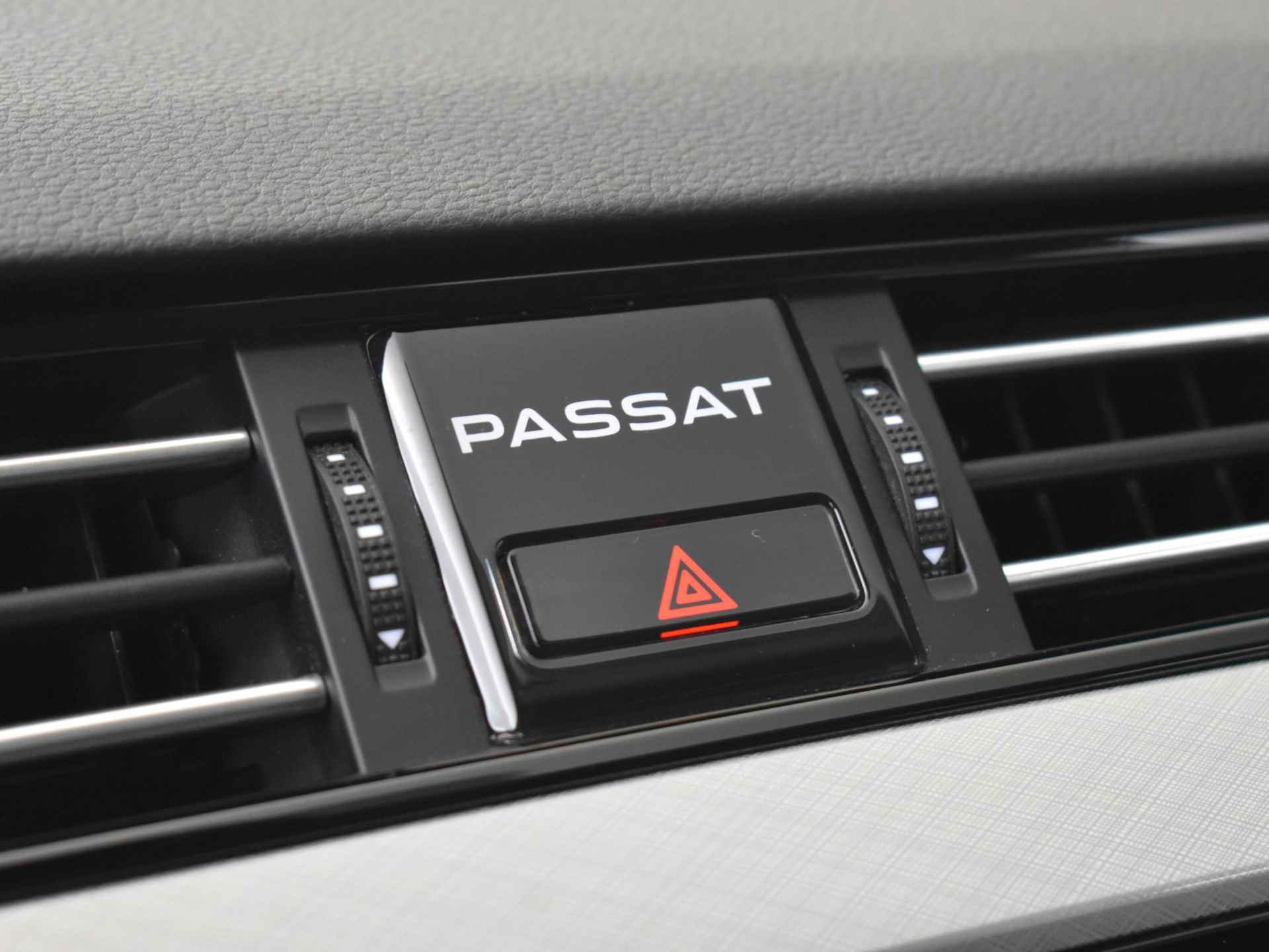 Volkswagen Passat Variant 1.4 TSI 218pk PHEV GTE Business | Airco | Achteruitrijcamera | Apple Carplay/Android Auto | Cruise control adaptief | DA - 33/53