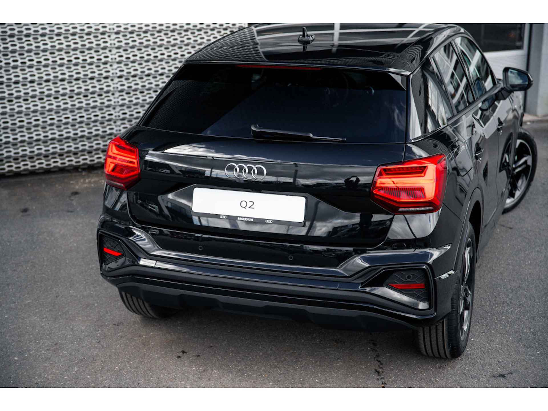 Audi Q2 35 TFSI 150pk S Edition | Achteruitrijcamera | Adaptive Cruise | Achterklep Elektrisch | 18" | Parkeerhulp V+A | - 17/58