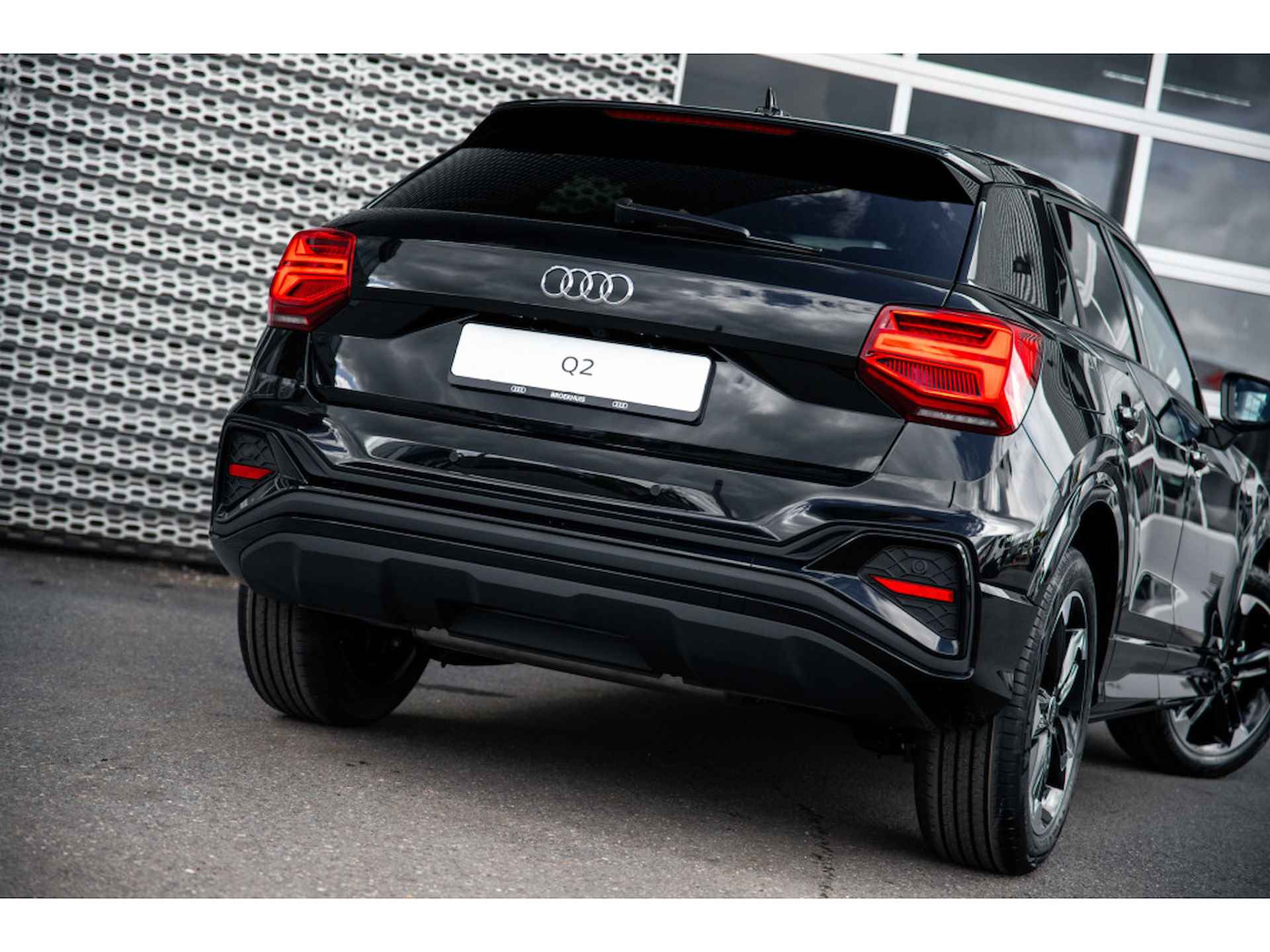 Audi Q2 35 TFSI 150pk S Edition | Achteruitrijcamera | Adaptive Cruise | Achterklep Elektrisch | 18" | Parkeerhulp V+A | - 18/58