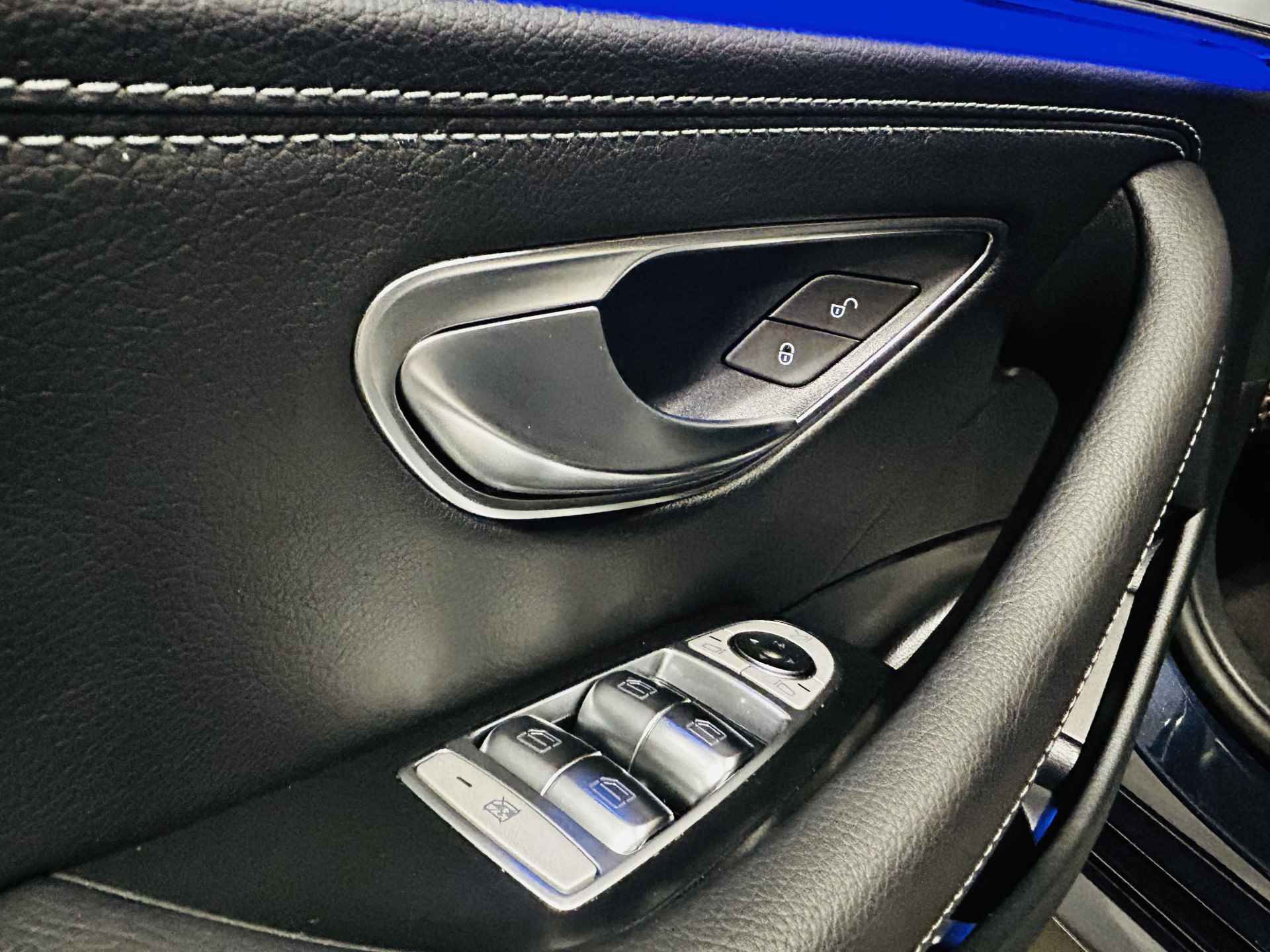 Mercedes-Benz E-Klasse Estate 200 AMG // Night pakket // 360 Camera // Keyless Entry // Sfeerverlichting // Leder // Alarm // Zwarte hemel - 33/51