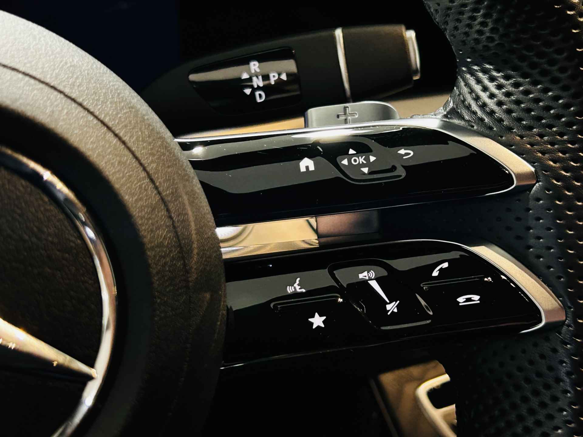 Mercedes-Benz E-Klasse Estate 200 AMG // Night pakket // 360 Camera // Keyless Entry // Sfeerverlichting // Leder // Alarm // Zwarte hemel - 7/51