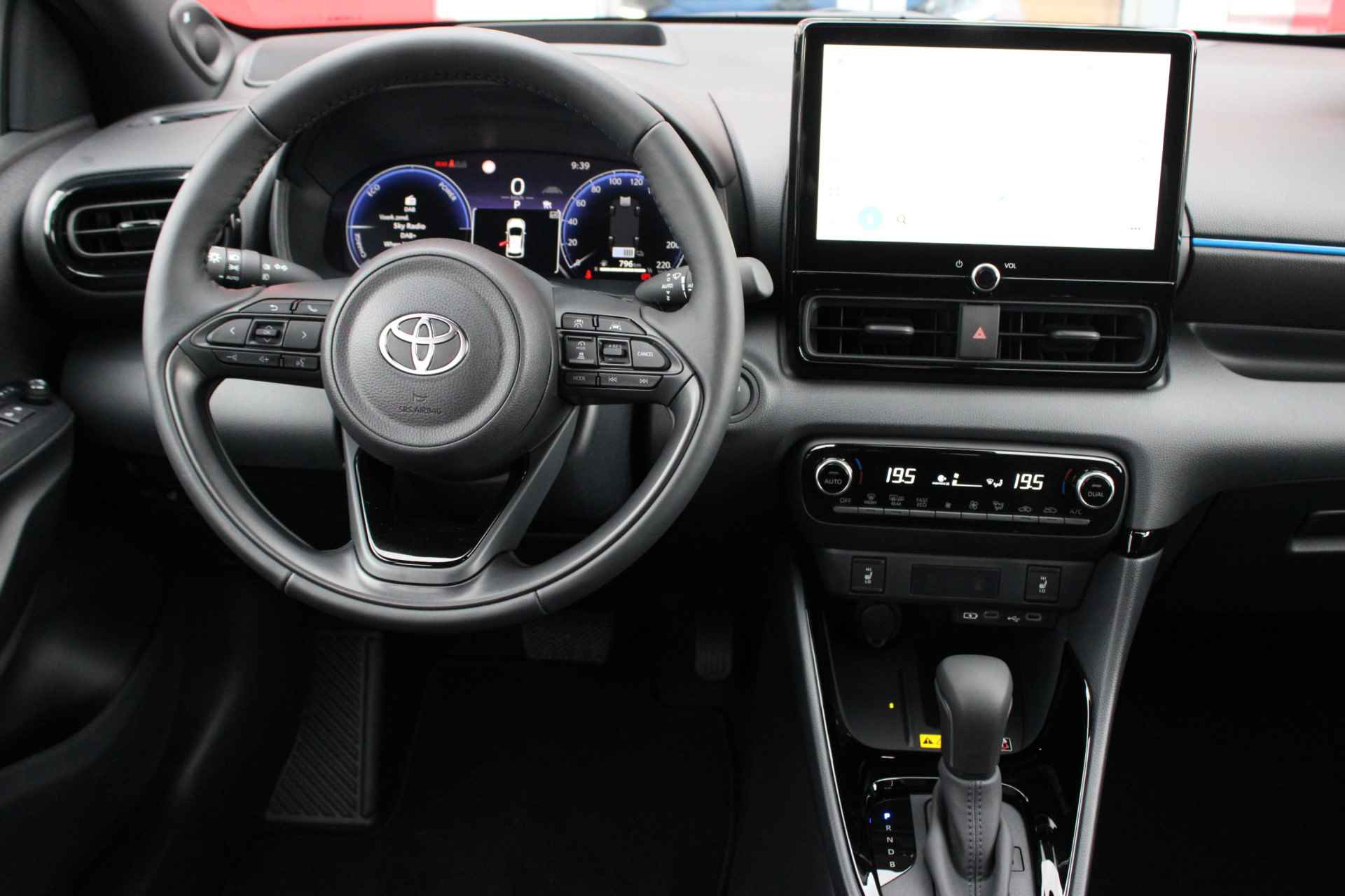 Toyota Yaris Hybrid 130 Launch Edition - 16/50