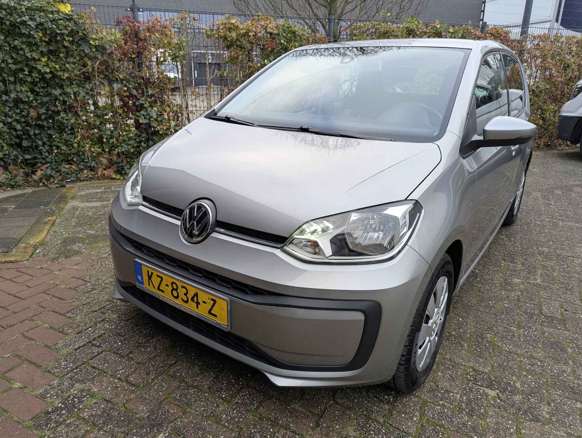 Volkswagen Up! 1.0 BMT move up! - 2/19