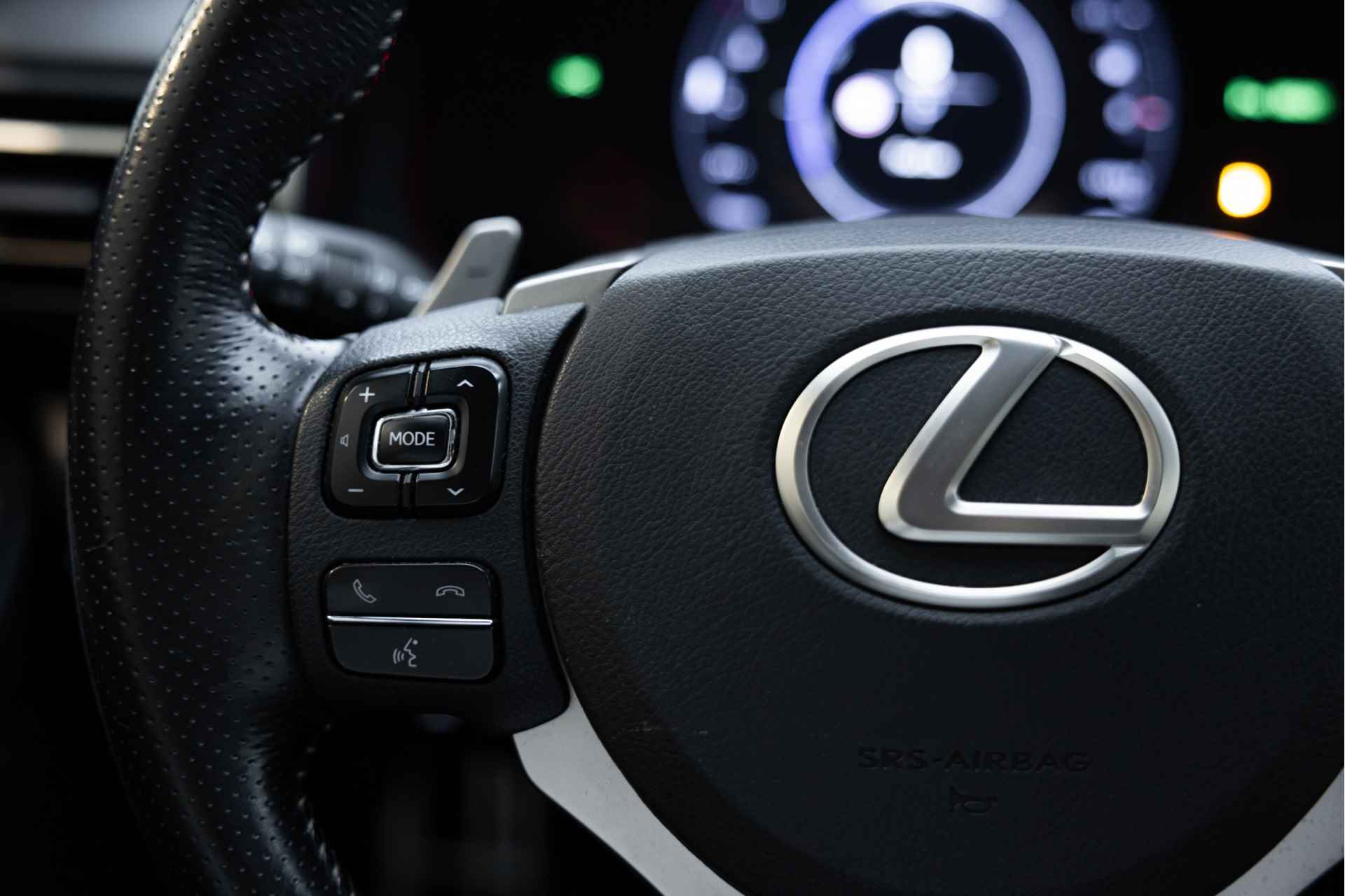 Lexus RC 300h F Sport Line | Mark Levinson | Stoelverwarming & Koeling | Adaptieve Cruise | - 17/58