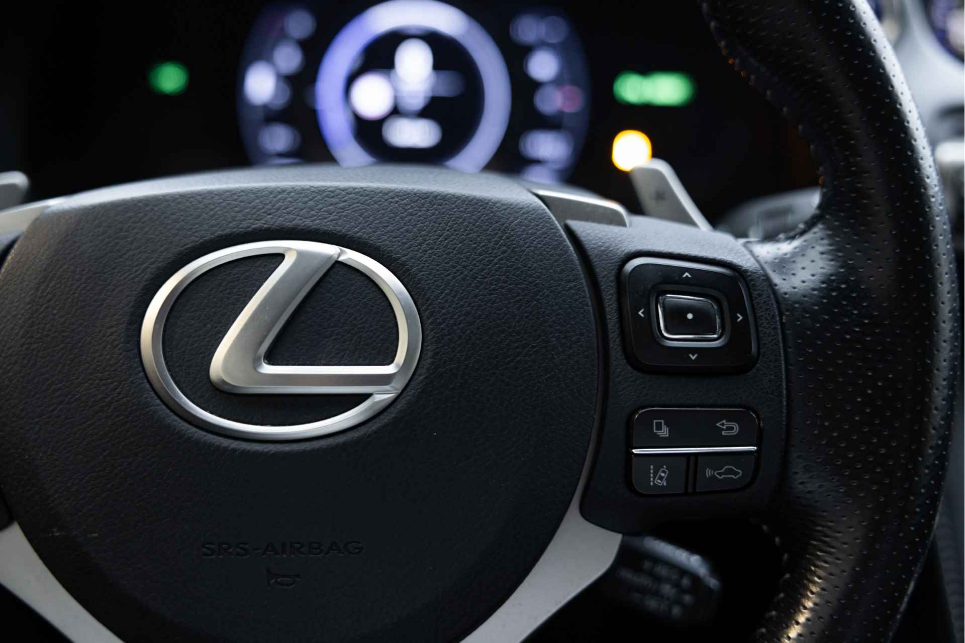 Lexus RC 300h F Sport Line | Mark Levinson | Stoelverwarming & Koeling | Adaptieve Cruise | - 18/58