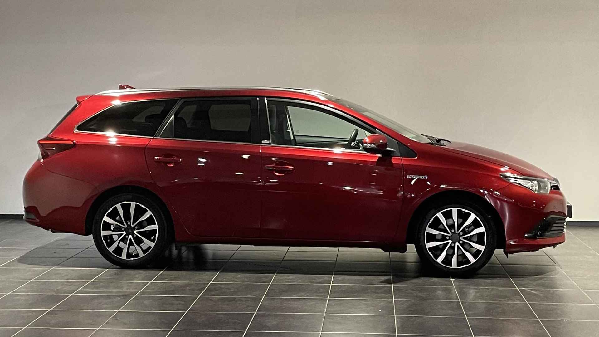 Toyota Auris Touring Sports 1.8 Hybrid Dynamic Go NL-AUTO | 1E EIG. | DEALER ONDERHOUDEN | PANORAMADAK | CAMERA | - 7/27