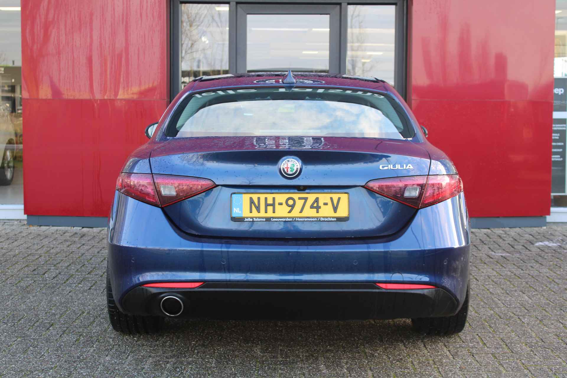 Alfa Romeo Giulia 2.0T Super | 18" Velgen | Leren bekleding | Xenon | Camera - 4/11