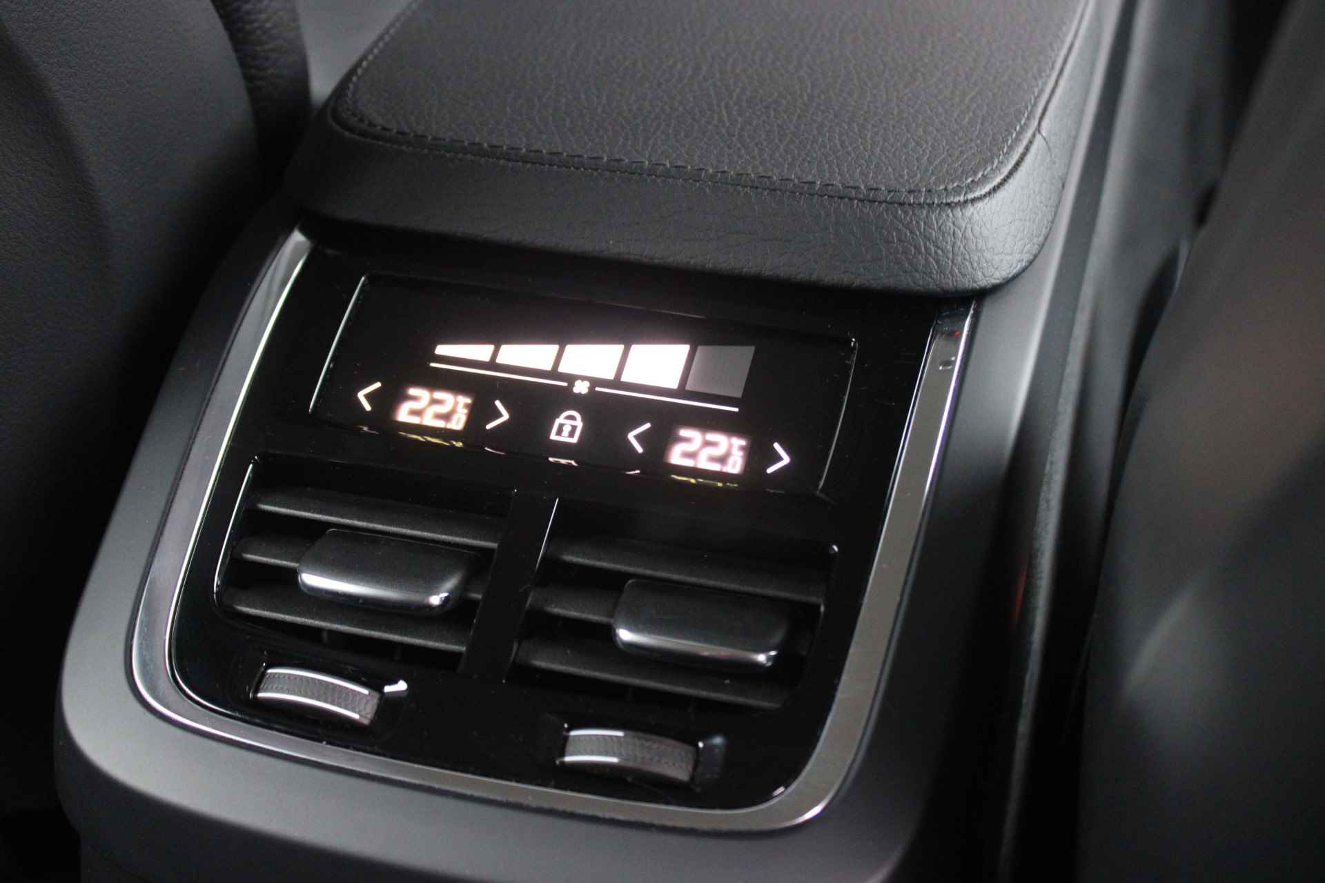 Volvo XC90 T8 Recharge AWD Inscription | Long Range | 20'' | Adaptieve cruise | BLIS | DAB | Leder dashboard | Camera | 2x memory-seat - 24/33