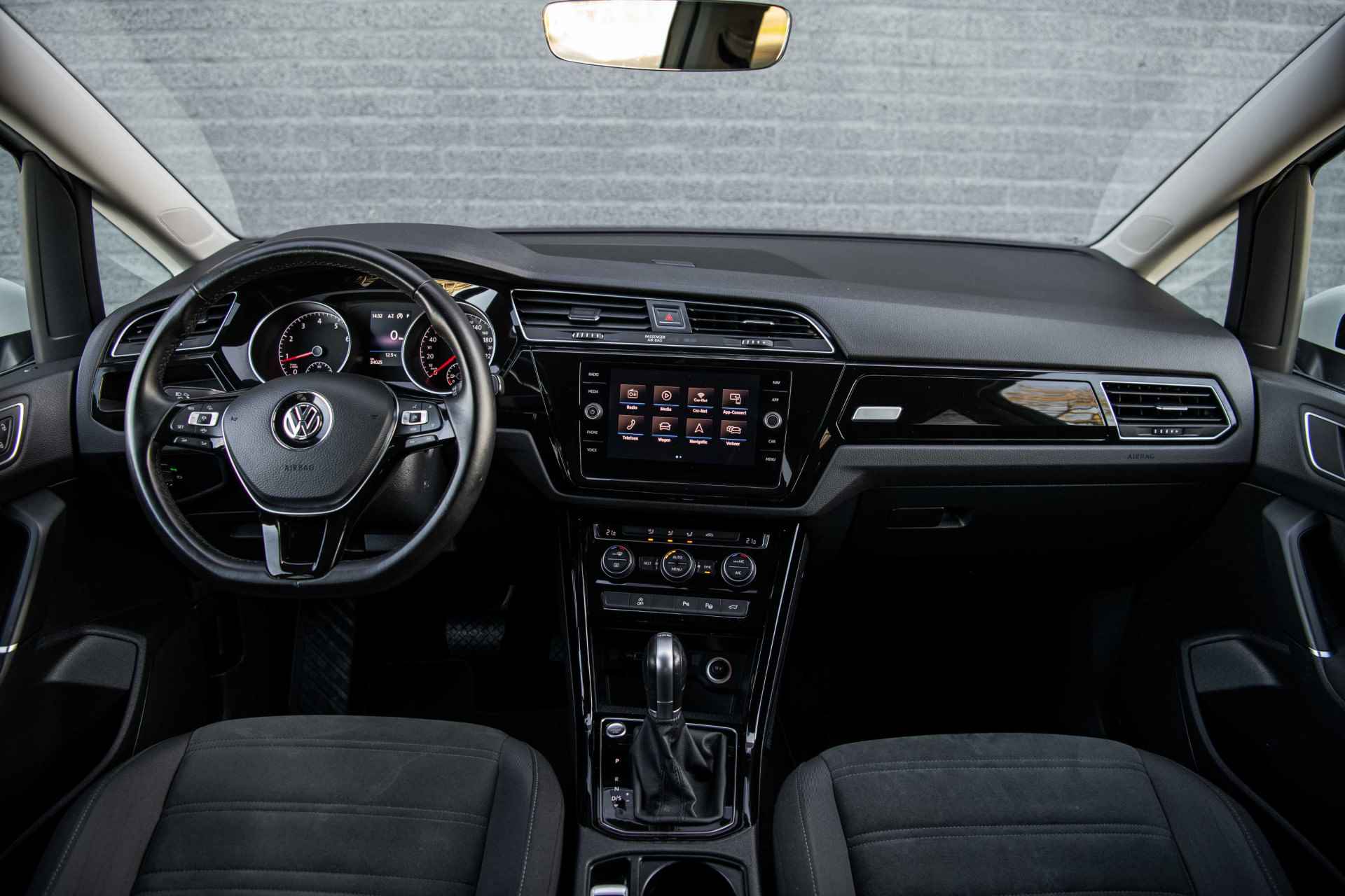 Volkswagen Touran 1.5 TSi 150 pk DSG-7 Highline | Blind Spot | Camera | Afn. Trekhaak | Full LED - 5/43