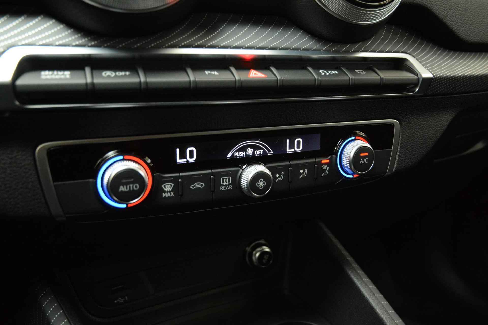 Audi Q2 35 TFSI S Edition 150 PK | Nieuw | Fabrieksgarantie | Automaat | Optiekpakket zwart plus | Adaptieve cruise control | Smartphone interface | 18" lichtmetalen velgen | Matrix verlichting | Lichtpakket plus ambient light | Privacy glas | - 15/26