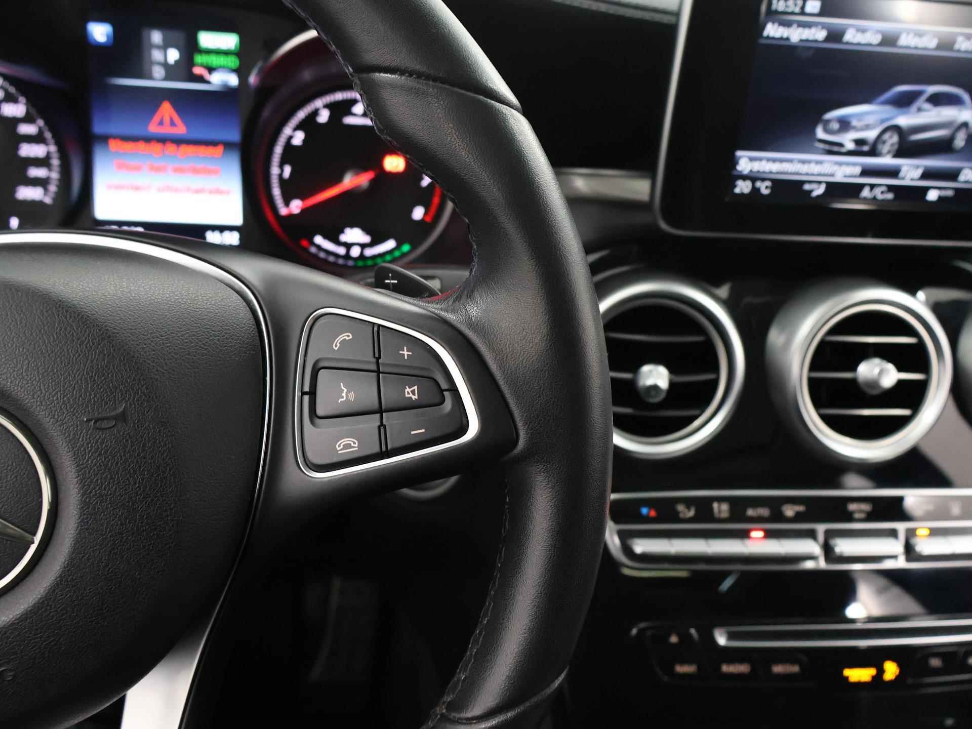 Mercedes-Benz GLC-klasse 350e 4MATIC Exclusive | Panoramadak | Trekhaak | Keyless Go | Dodehoekassistent | Stoelverwarming | Burmester Sound | Achteruitrijcamera | - 31/49
