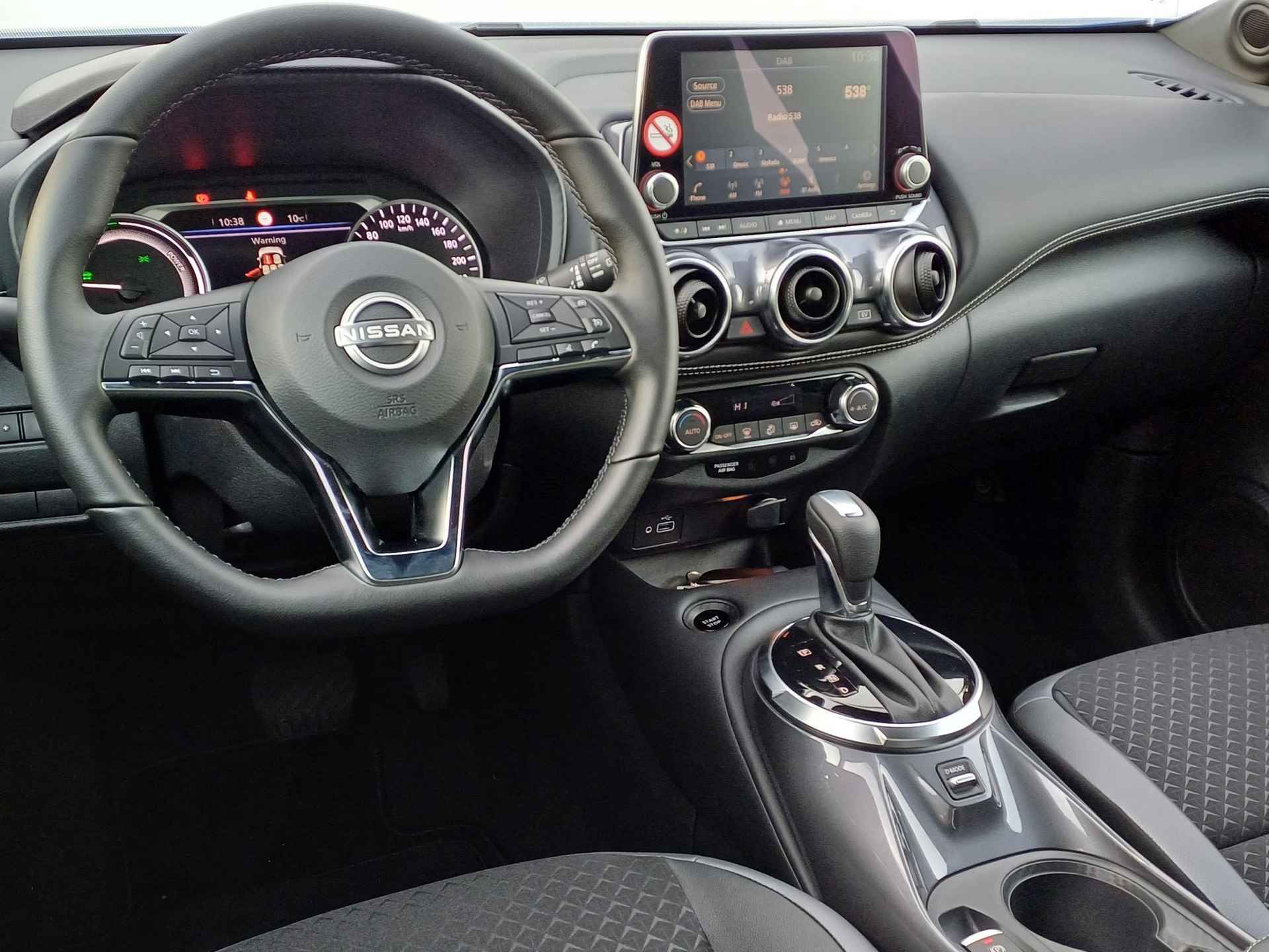 Nissan Juke 1.6 Hybrid 143 N-Design Automaat / Lichtmetalen Velgen / Parkeersensoren icm Camera / Navigatie / Cruise Control / Apple Carplay - 15/27