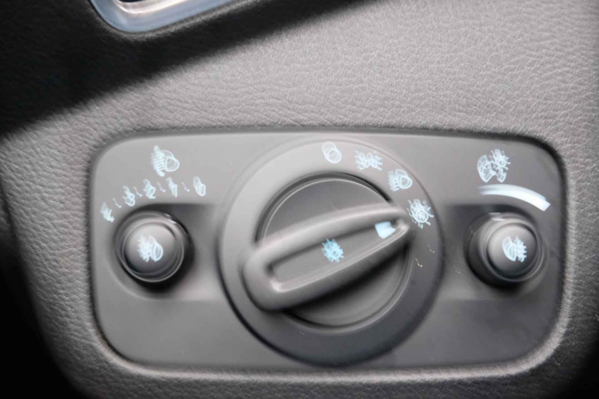 Ford Kuga 1.6 Titanium 150 PK | Trekhaak | Navigatie | Cruise | Getint glas | LMV | Climate Controle | Stoelverwarming - 39/43