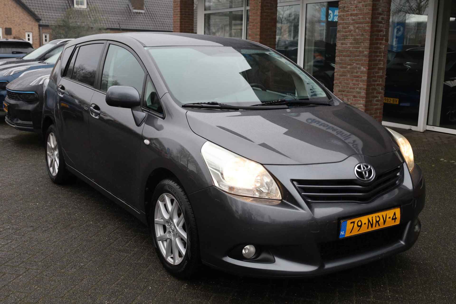 Toyota Verso 1.8 VVT-i Business 7-PERS. CAMERA PANO TREKHAAK NAVI CRUISE 17"LMV CLIMA NAP - 5/51