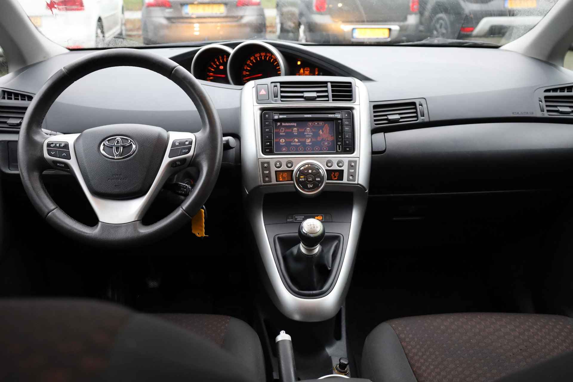 Toyota Verso 1.8 VVT-i Business 7-PERS. CAMERA PANO TREKHAAK NAVI CRUISE 17"LMV CLIMA NAP - 6/51