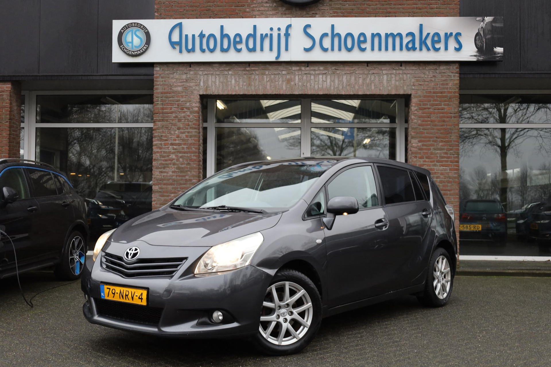 Toyota Verso 1.8 VVT-i Business 7-PERS. CAMERA PANO TREKHAAK NAVI CRUISE 17"LMV CLIMA NAP