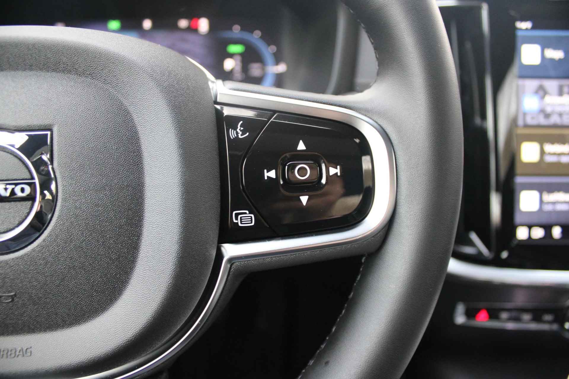 Volvo S60 T6 AUT8 350PK Ultimate Dark, Bowers & Wilkins Audio, Verwarmbare Voorstoelen, 360 Graden Camera, Verwarmbare Achterbank, Keyless Entry, Navigatiesysteem, Panorama Dak, Adaptieve Cruise Control, Dodehoekdetectie Met Correctie - 28/38