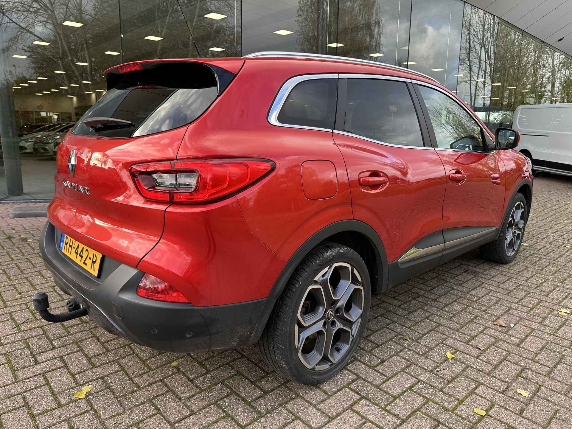 Renault Kadjar 1.2 TCe 130 EDC Intens | Panodak | Trekhaak | LM velgen 18" | Stoel- en voorruitverwarming | PDC V+A + Camera - 3/26