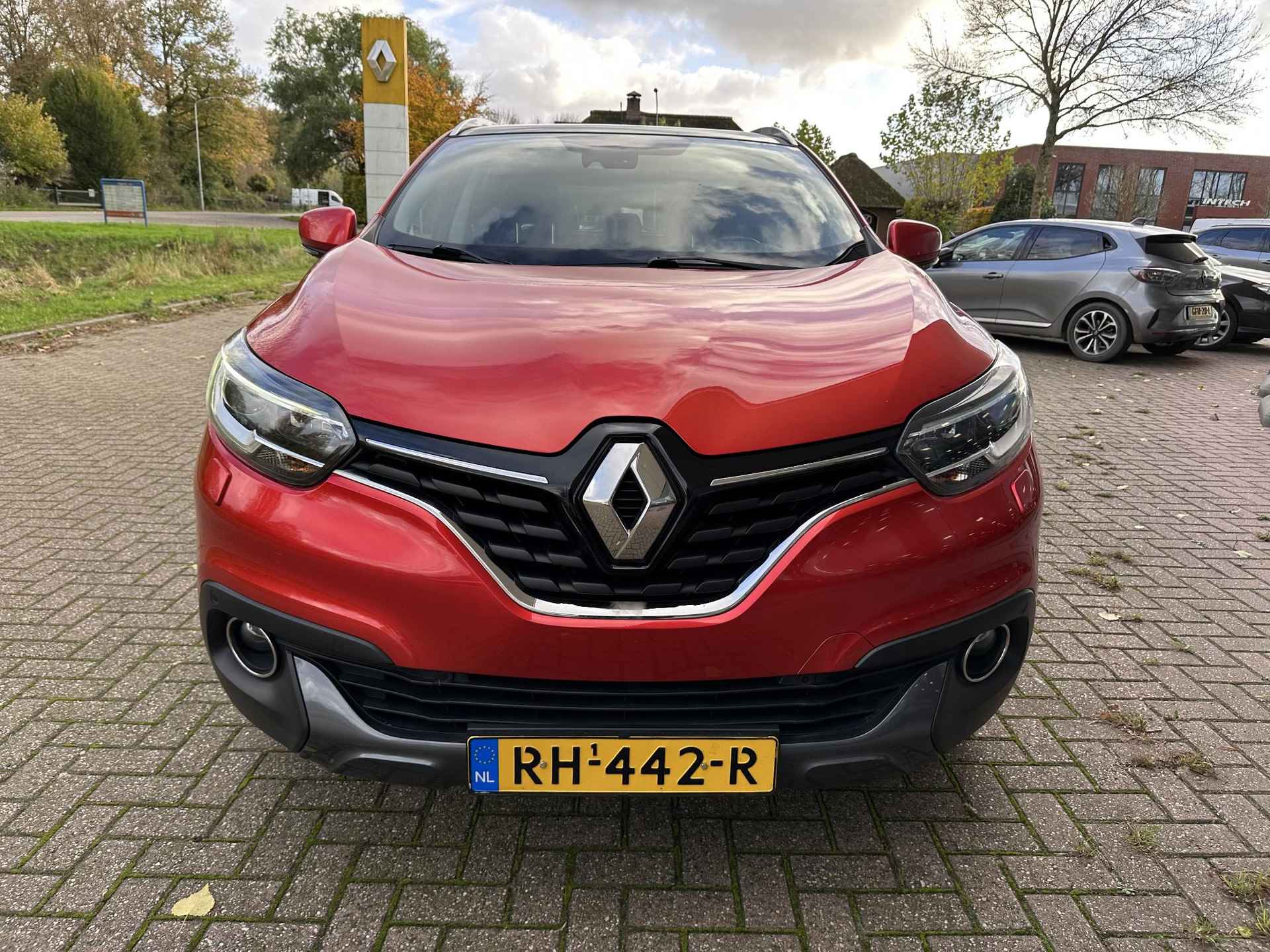 Renault Kadjar 1.2 TCe 130 EDC Intens | Panodak | Trekhaak | LM velgen 18" | Stoel- en voorruitverwarming | PDC V+A + Camera - 4/26