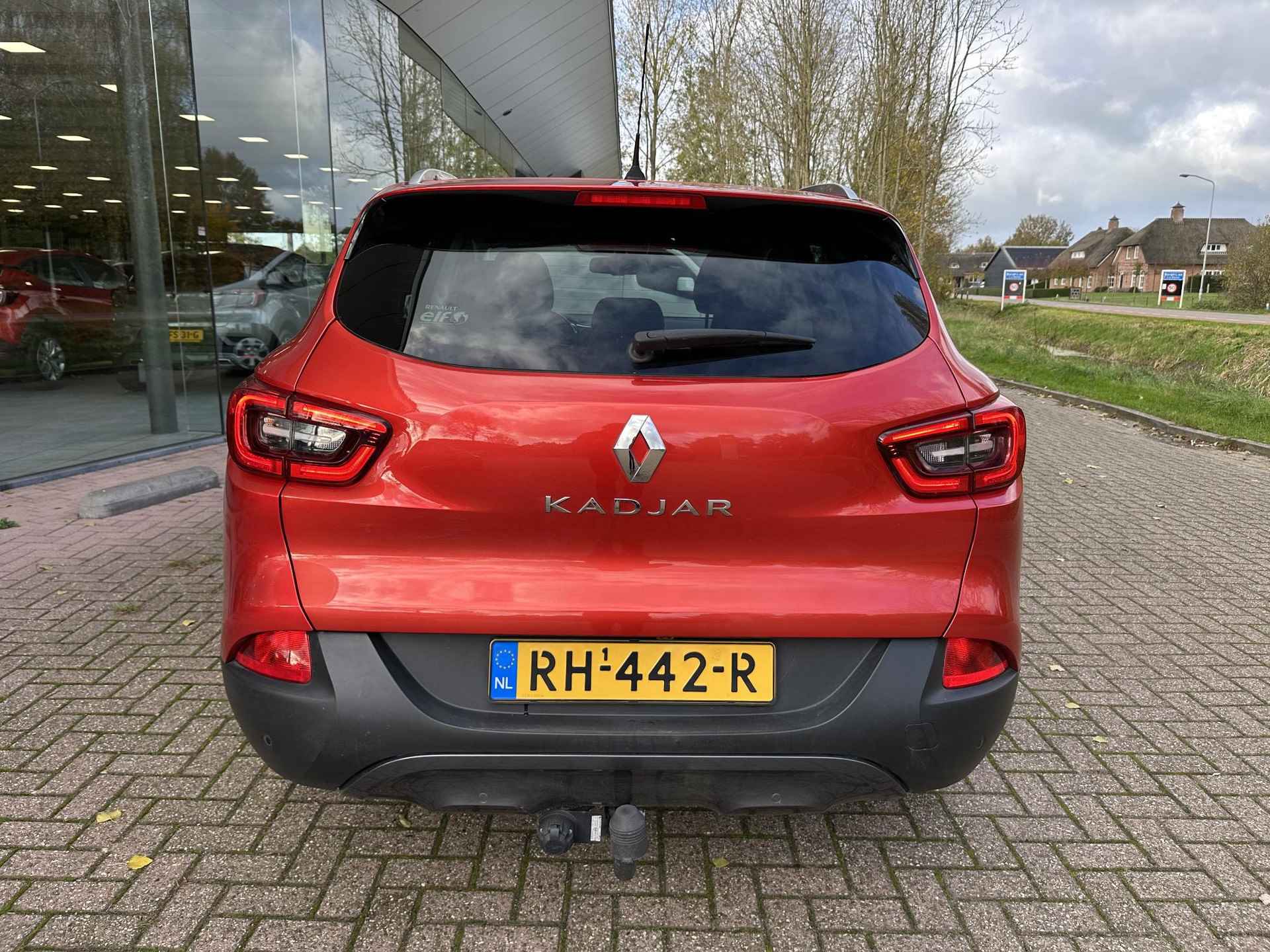 Renault Kadjar 1.2 TCe 130 EDC Intens | Panodak | Trekhaak | LM velgen 18" | Stoel- en voorruitverwarming | PDC V+A + Camera - 5/26