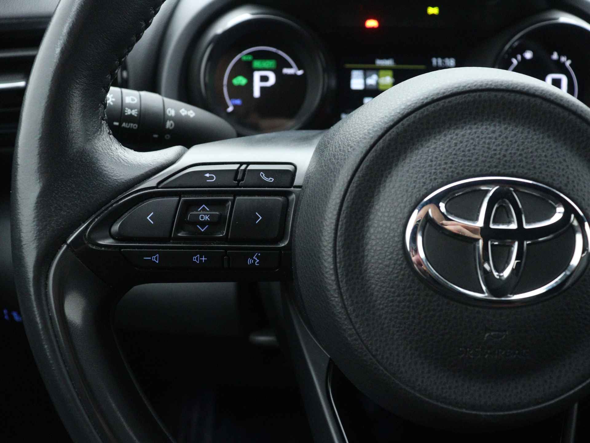 Toyota Yaris 1.5 Hybrid Launch Edition Limited | 17" Lichtmetalen velgen | Stoelverwarming | - 22/44