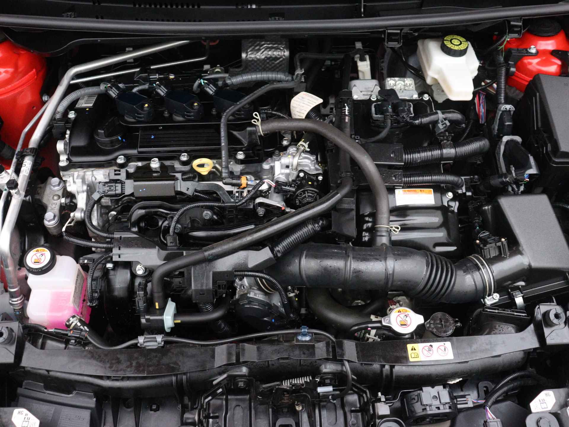 Toyota Yaris 1.5 Hybrid Launch Edition Limited | 17" Lichtmetalen velgen | Stoelverwarming | - 41/44
