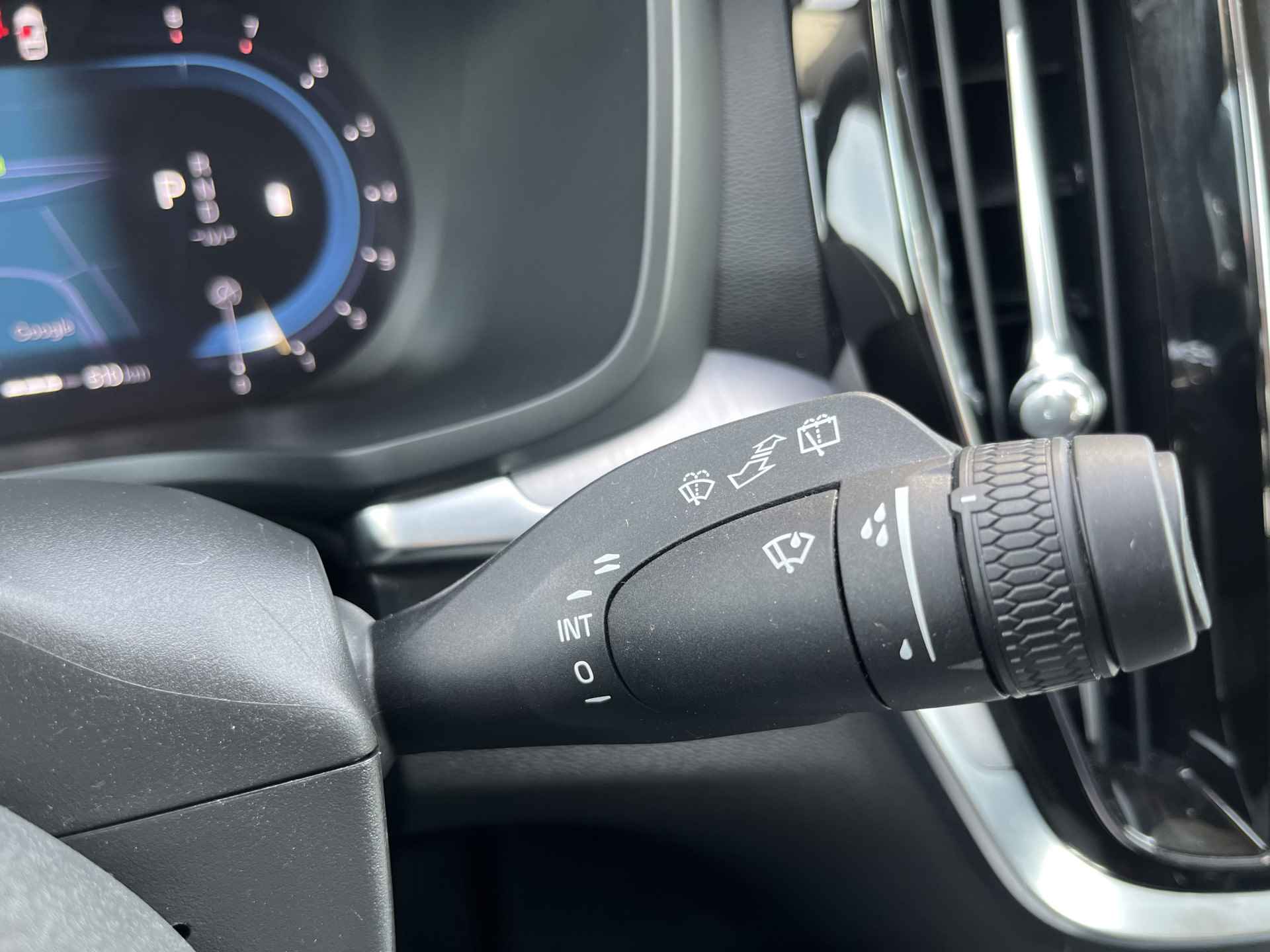 Volvo V60 2.0 B4 | Camera | Adaptive Cruise | Stoelverwarming | CarPlay | - 16/31