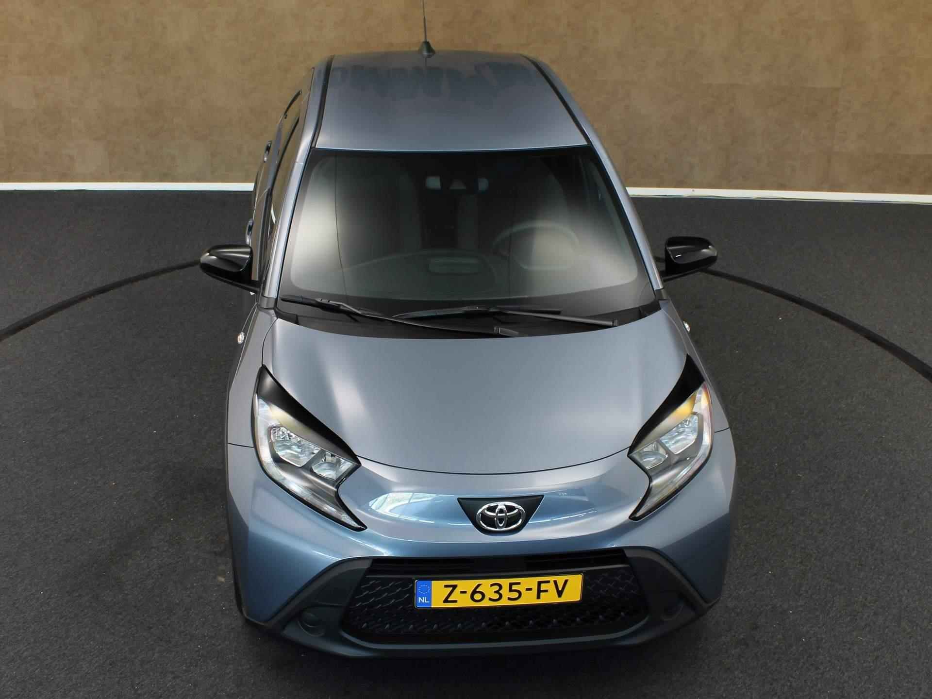 Toyota Aygo X 1.0 VVT-i S-CVT play DIRECT UIT VOORRAAD LEVERBAAR! - AUTOMAAT - APPLE CARPLAY/ANDROID AUTO - AIRCO - 13/28