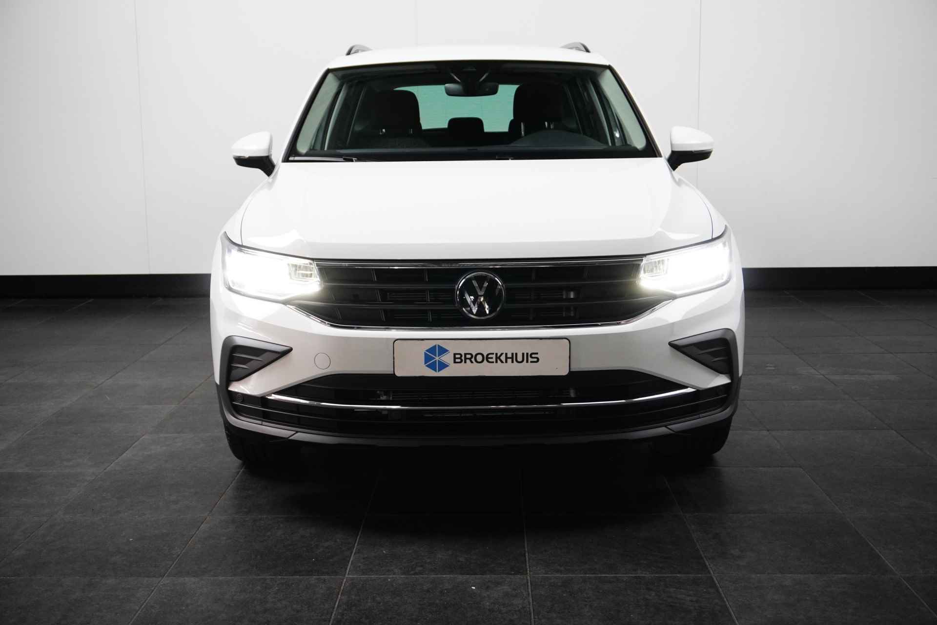 Volkswagen Tiguan 1.5 TSI 150PK DSG-7 Life + | TREKHAAK | CAMERA | NAVI BY APP | STOELVERW. - 4/28