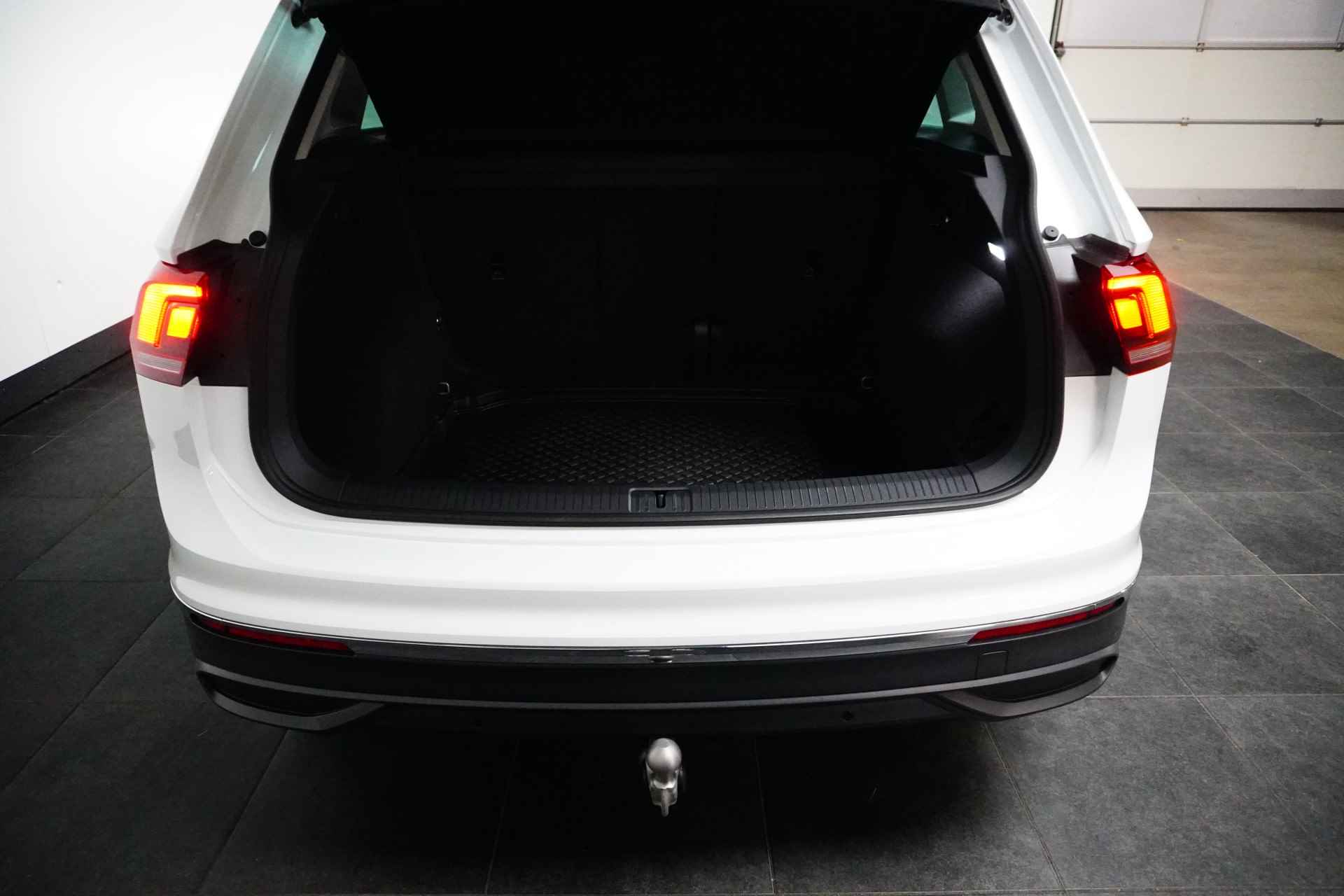 Volkswagen Tiguan 1.5 TSI 150PK DSG-7 Life + | TREKHAAK | CAMERA | NAVI BY APP | STOELVERW. - 12/28