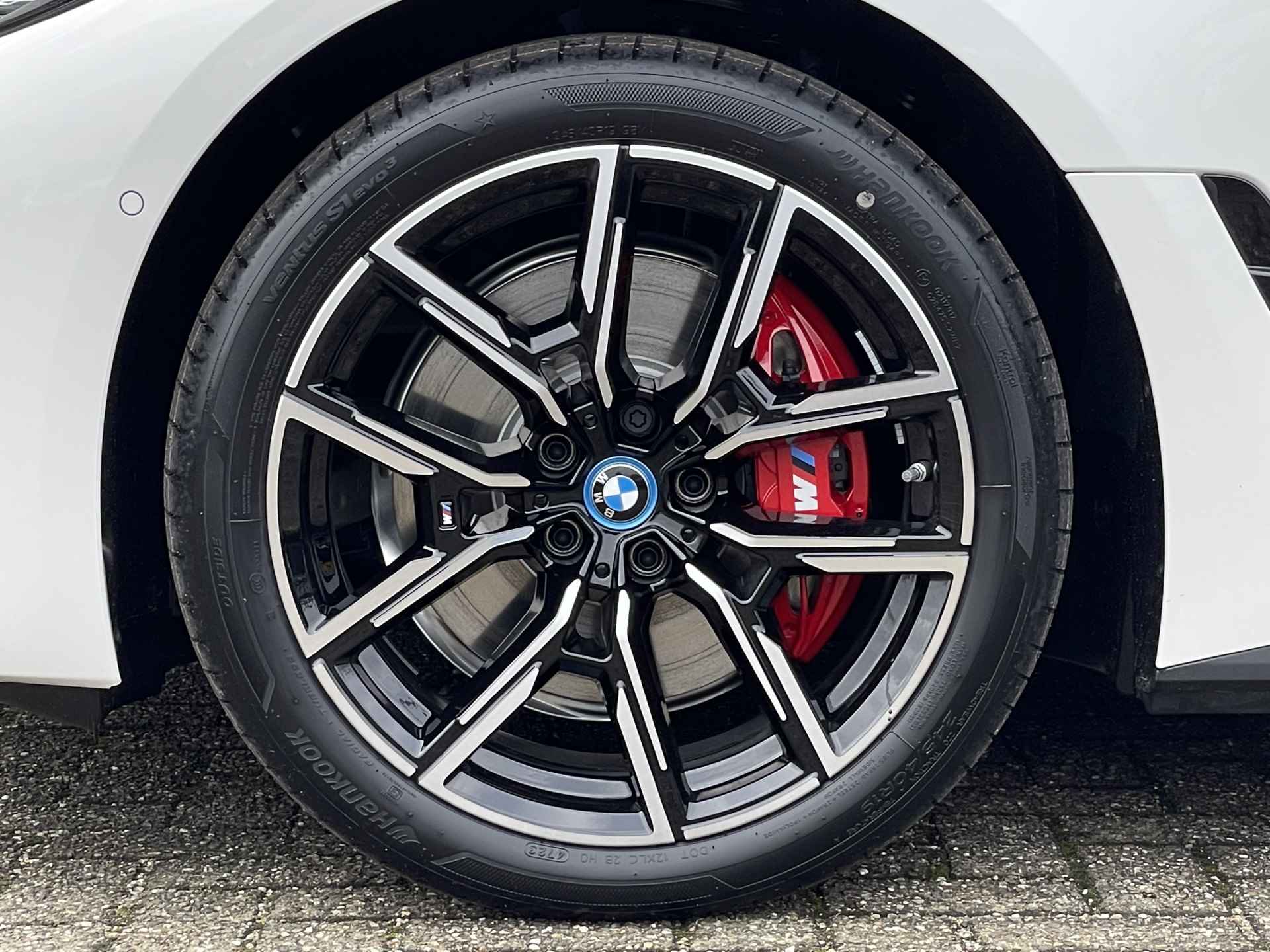 BMW i4 eDrive40 High Exe | M-Sport Pro | Harman/Kardon | Stuur + Stoelverw. | Getint Glas - 5/33