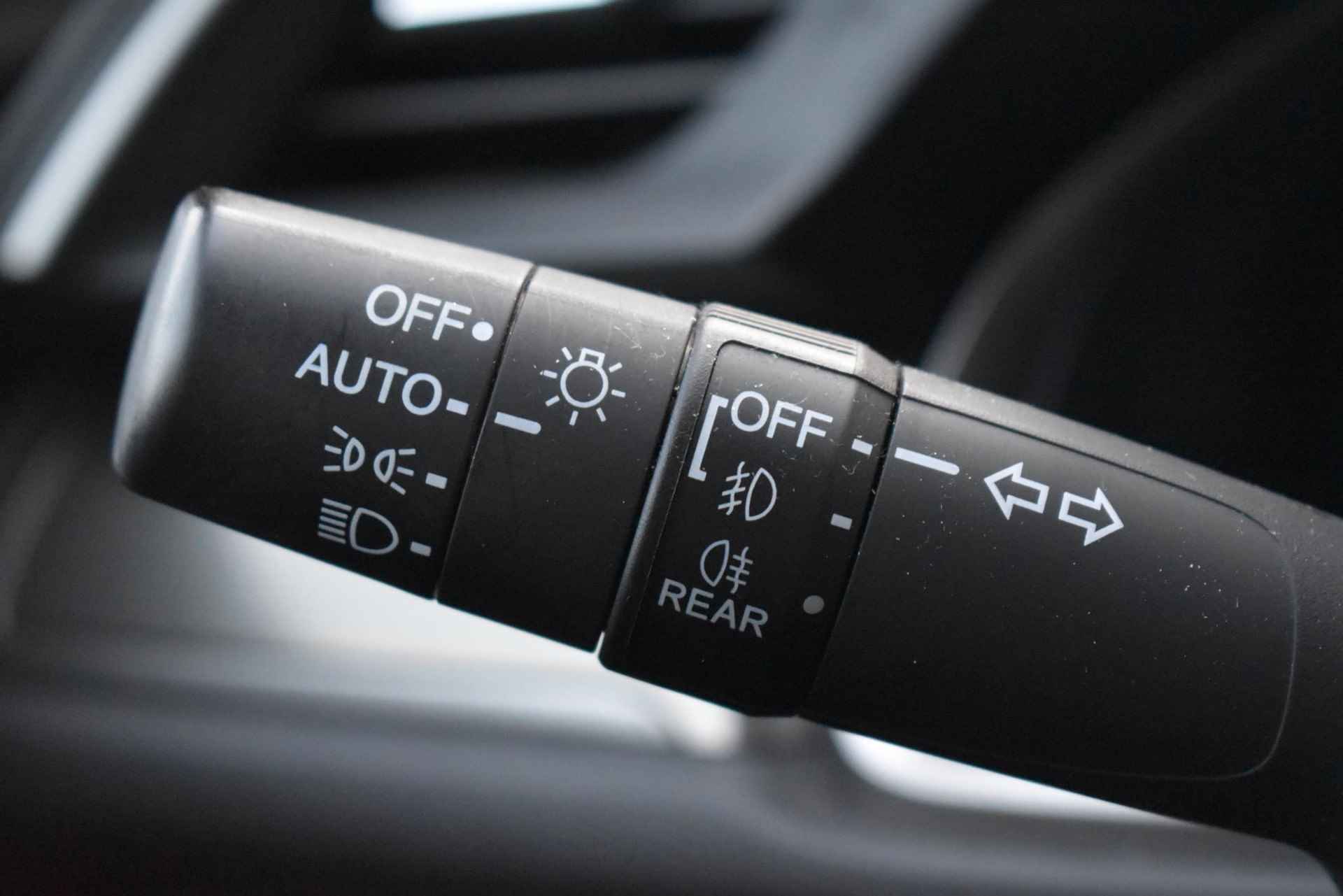 Honda Civic 1.0 i-VTEC Elegance |Zeer nette auto| Zeer compleet| Navigatie| Achteruitrijcamera| Stoelverwarming| - 11/38