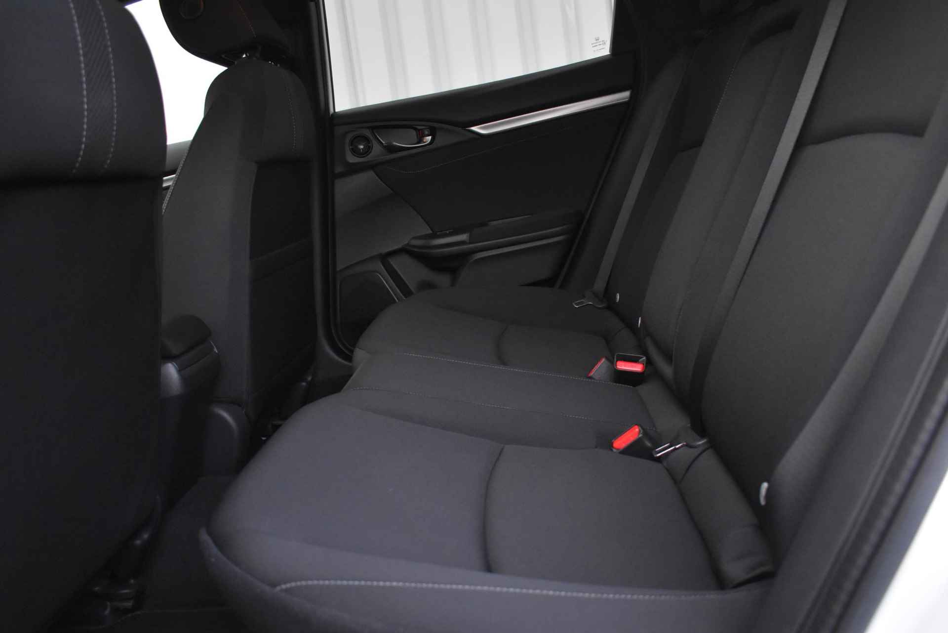 Honda Civic 1.0 i-VTEC Elegance |Zeer nette auto| Zeer compleet| Navigatie| Achteruitrijcamera| Stoelverwarming| - 16/38