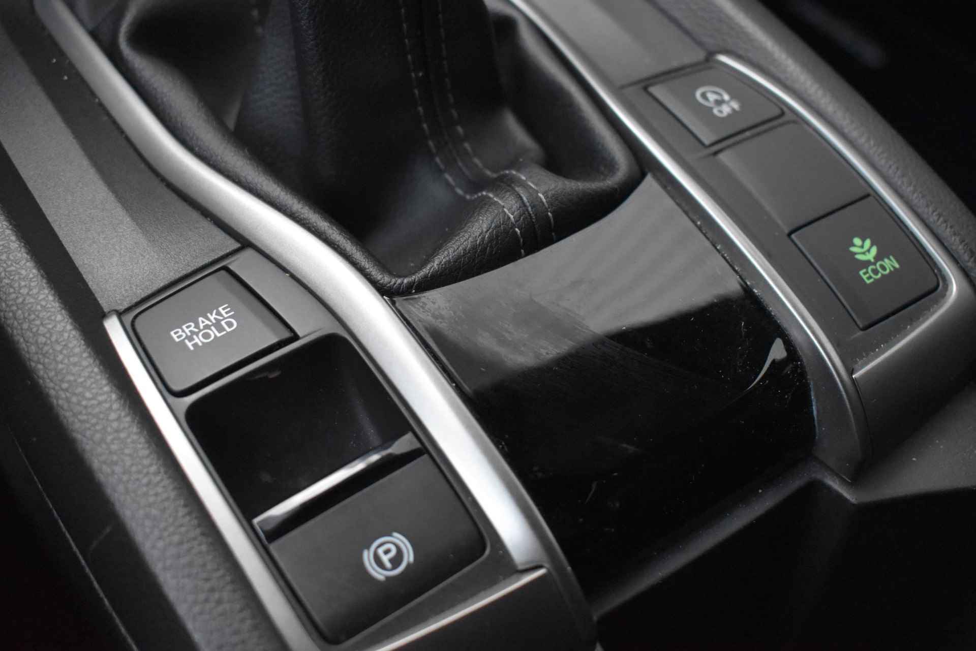 Honda Civic 1.0 i-VTEC Elegance |Zeer nette auto| Zeer compleet| Navigatie| Achteruitrijcamera| Stoelverwarming| - 28/38