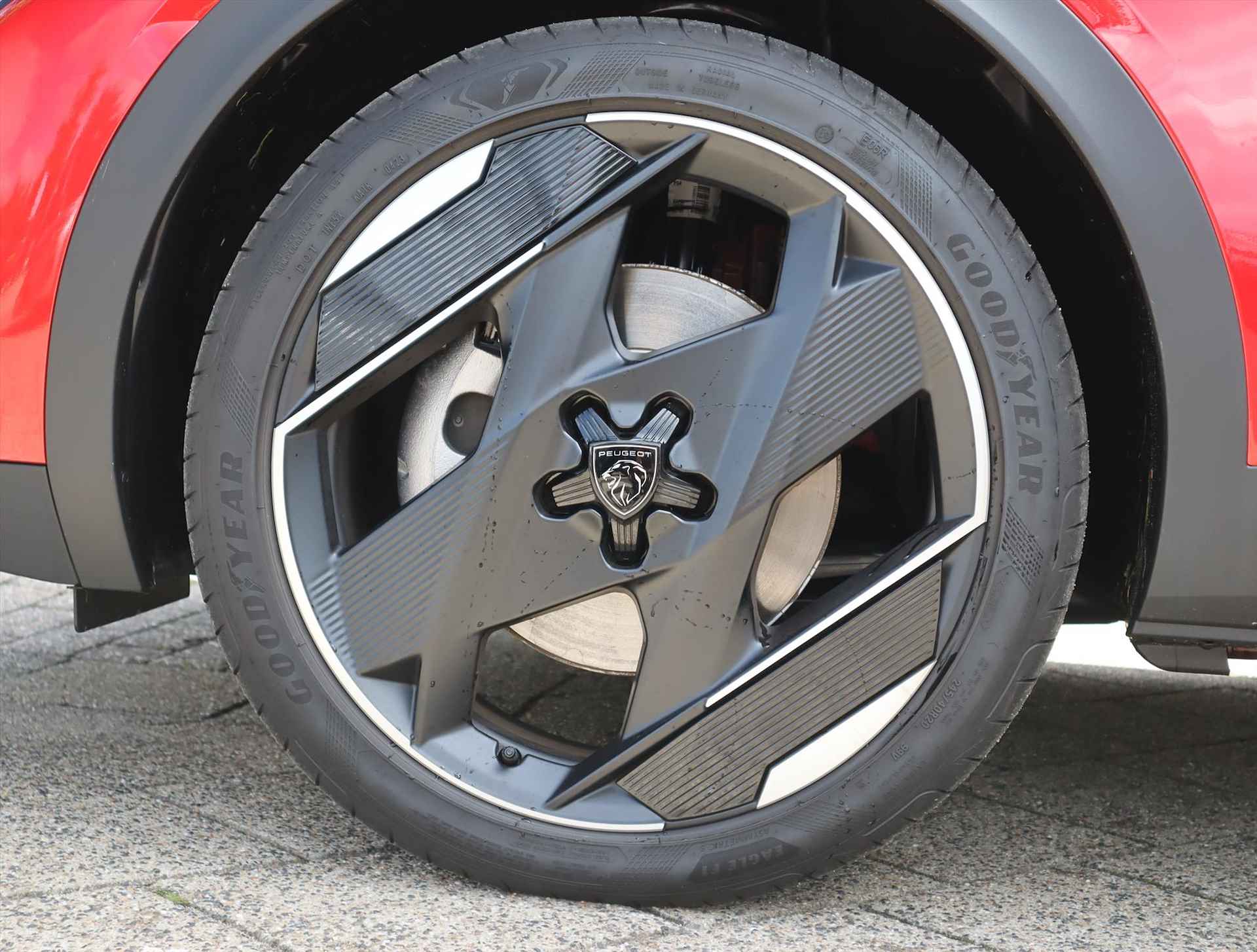 Peugeot 408 GT Plug-In Hybrid 225PK e-EAT8 Automaat, Rijklaarprijs, FOCAL HiFi Elektrisch verstelbare stoelen 360° Camera Panoramadak - 13/72
