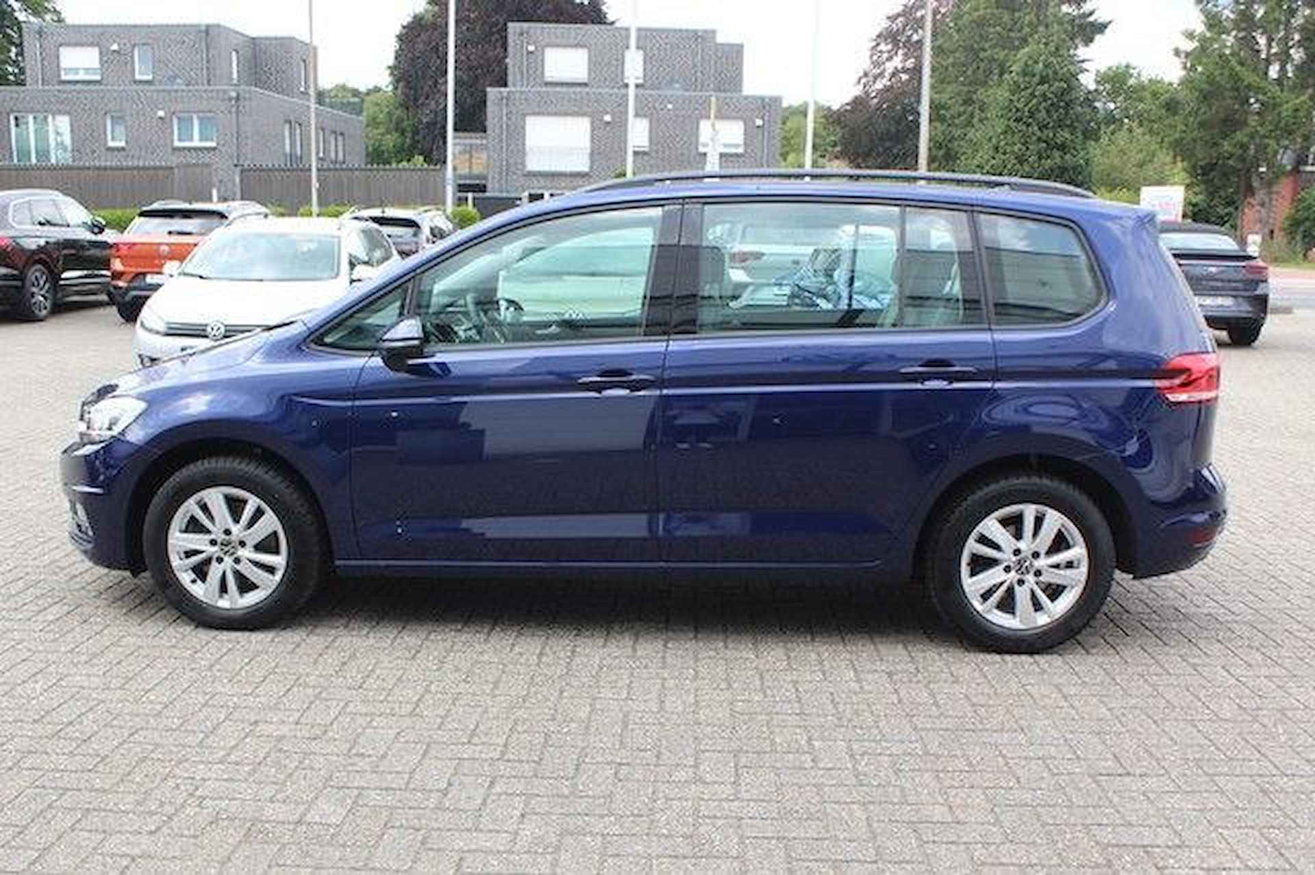 Volkswagen Touran 2.0 TDI 150 PK DSG 7p ACC LED Navi Stoelverwarming 7 zitter - 2/14