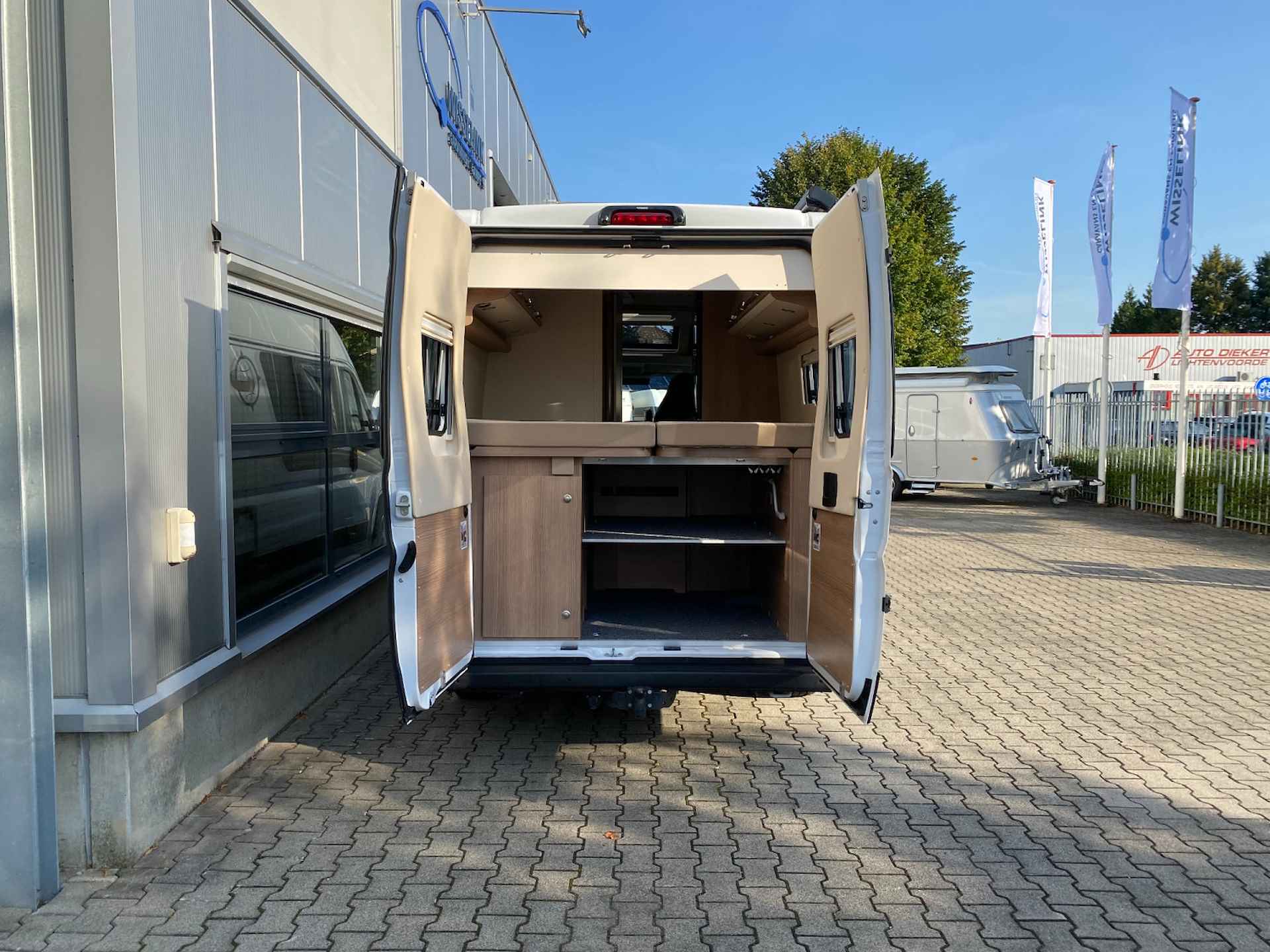 Malibu 640 LE Charming 140pk 9-G Automaat Zonnepaneel - 6/30