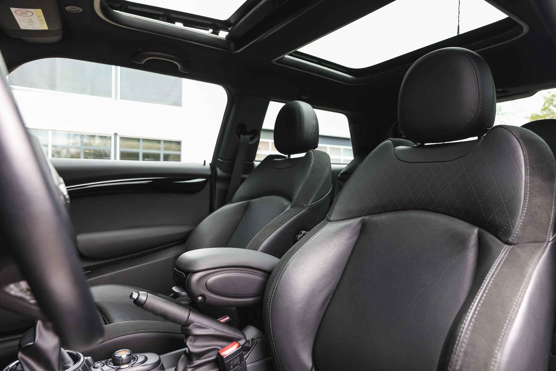 MINI Hatchback Cooper Marylebone Chili / Panoramadak / LED / Sportstoelen / PDC achter / Harman Kardon / Navigatie - 12/31