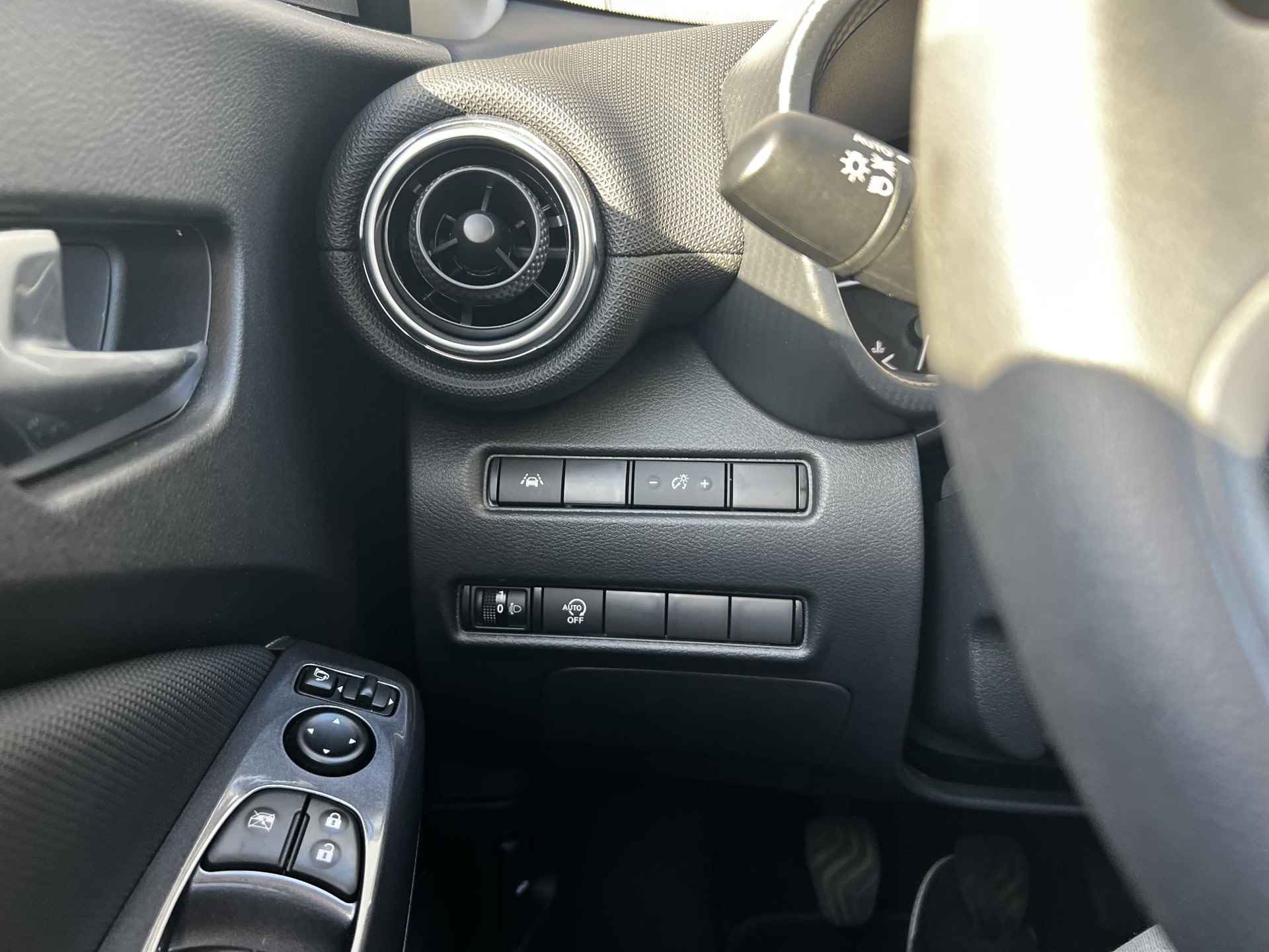 Nissan Juke 1.0 DIG-T 114 Acenta Parkeersensoren | Camera | Navigatie | Carplay | 17 inch velgen - 21/25