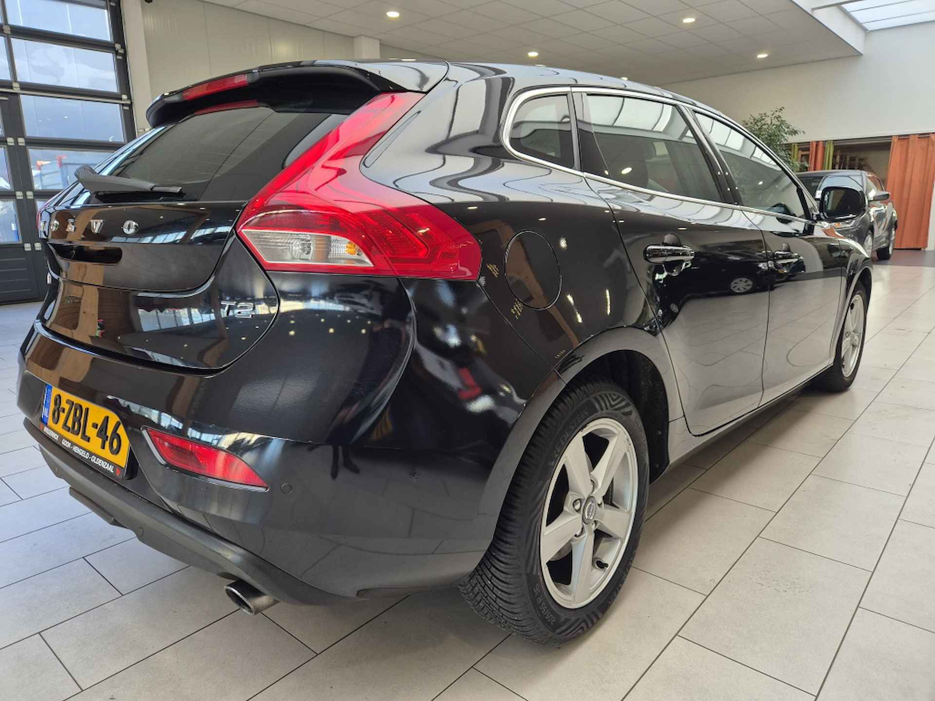 Volvo V40 1.6 T2 Momentum [TREKHAAK| ALLSEASON| DEALER ONDERHOUDEN| ORIGIN - 8/28