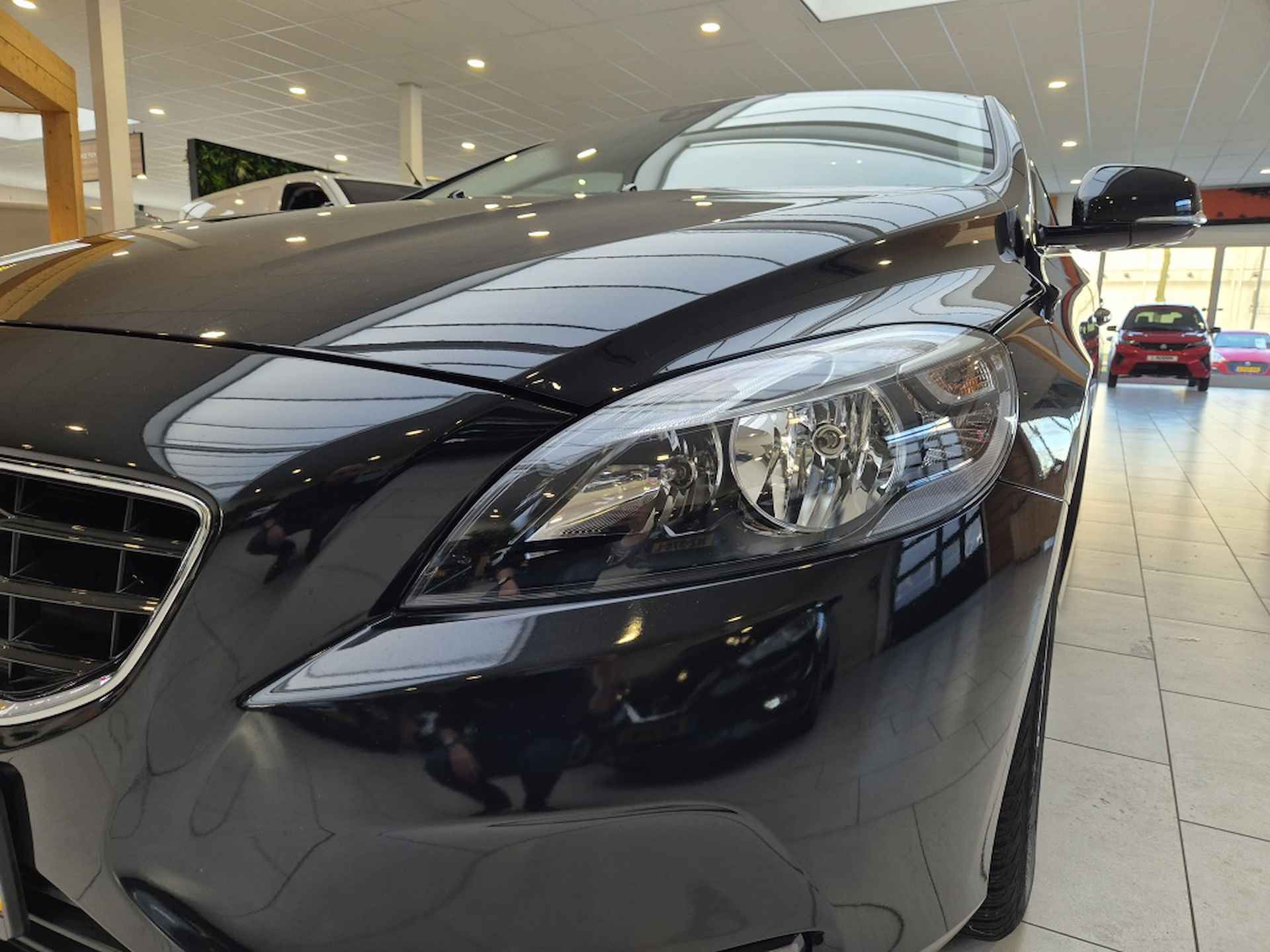 Volvo V40 1.6 T2 Momentum [TREKHAAK| ALLSEASON| DEALER ONDERHOUDEN| ORIGIN - 26/28