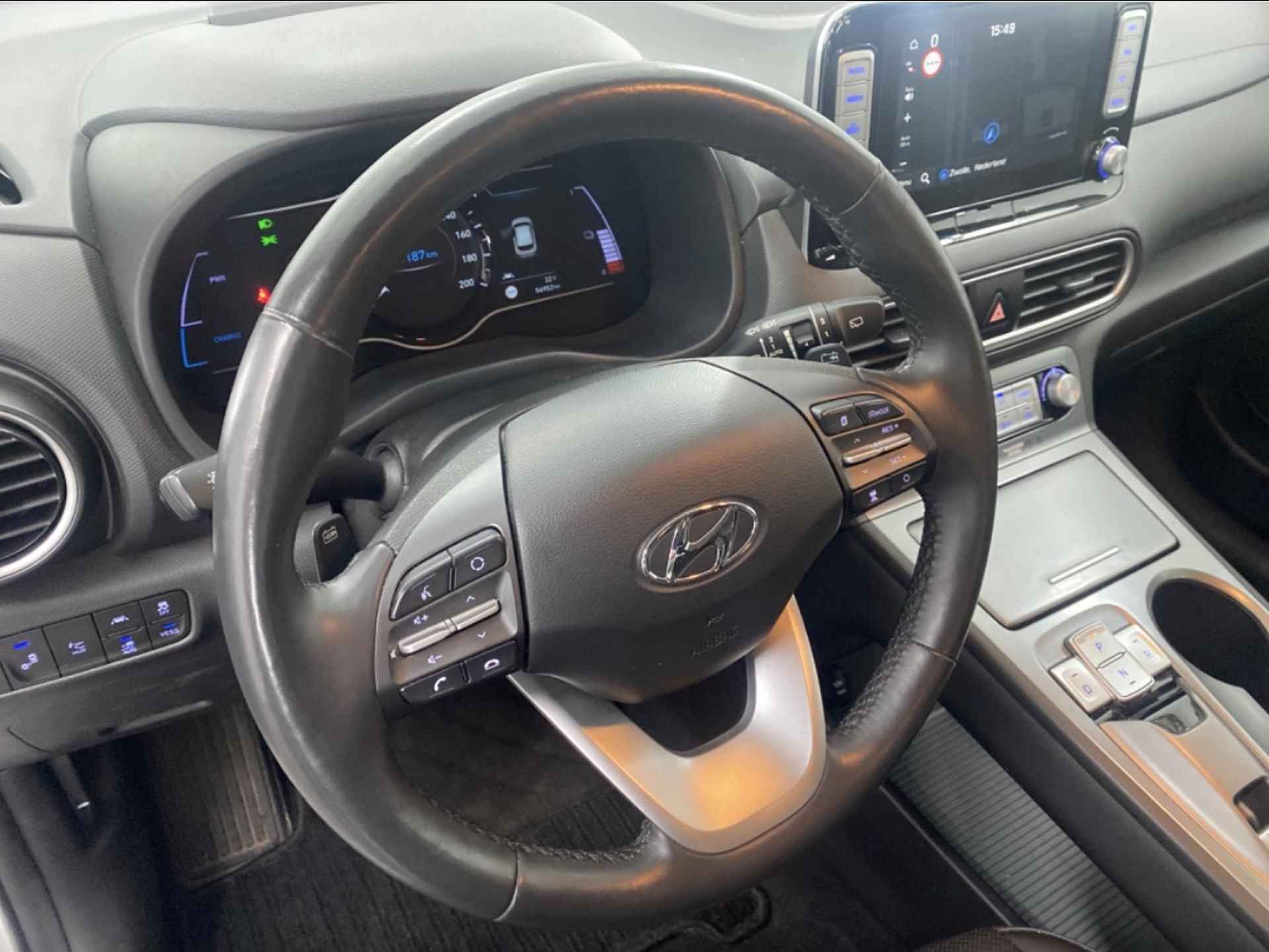 Hyundai Kona EV Premium 64 kWh - 29/32